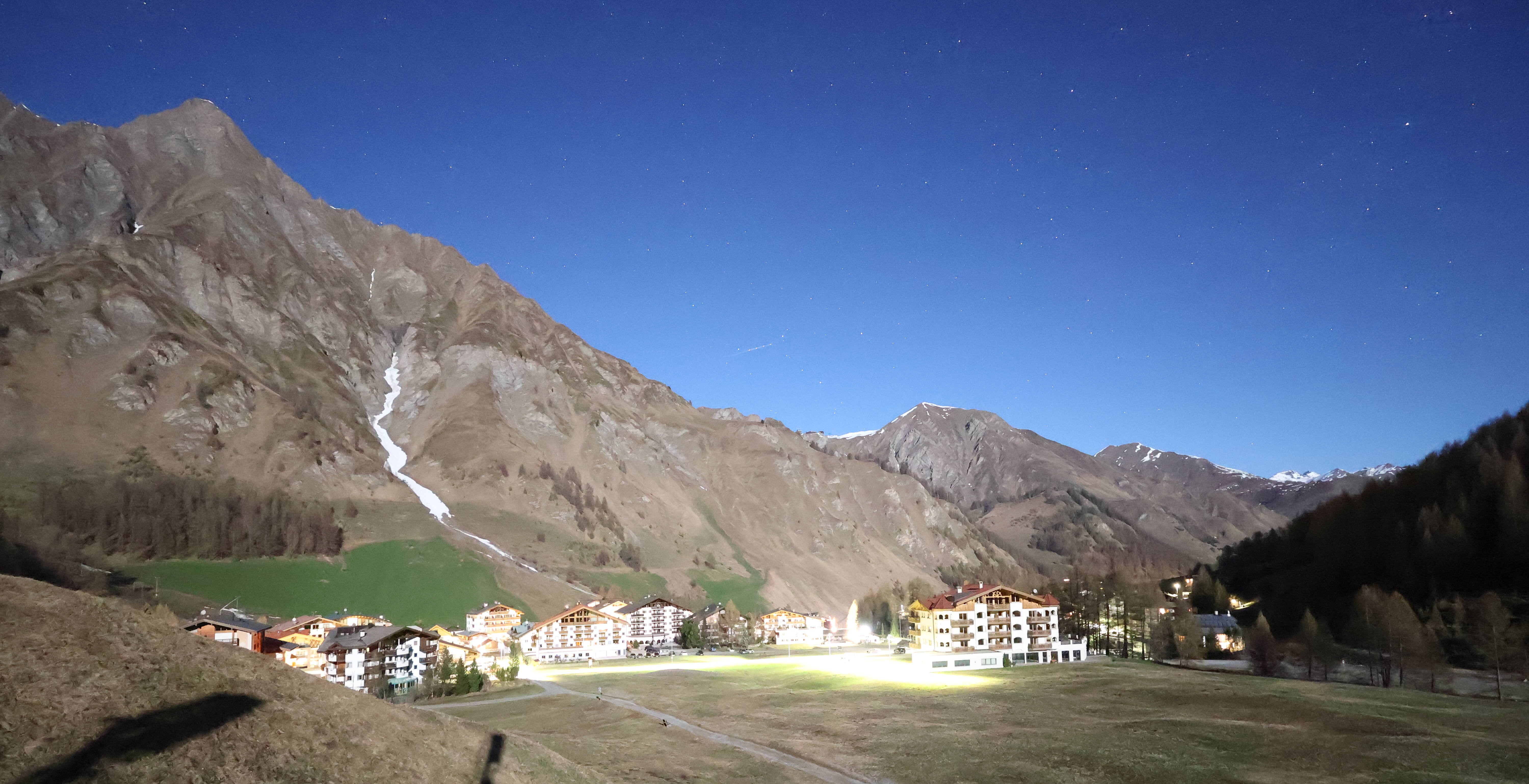 Archiv Foto Webcam Samnaun: Blick auf das Dorf
