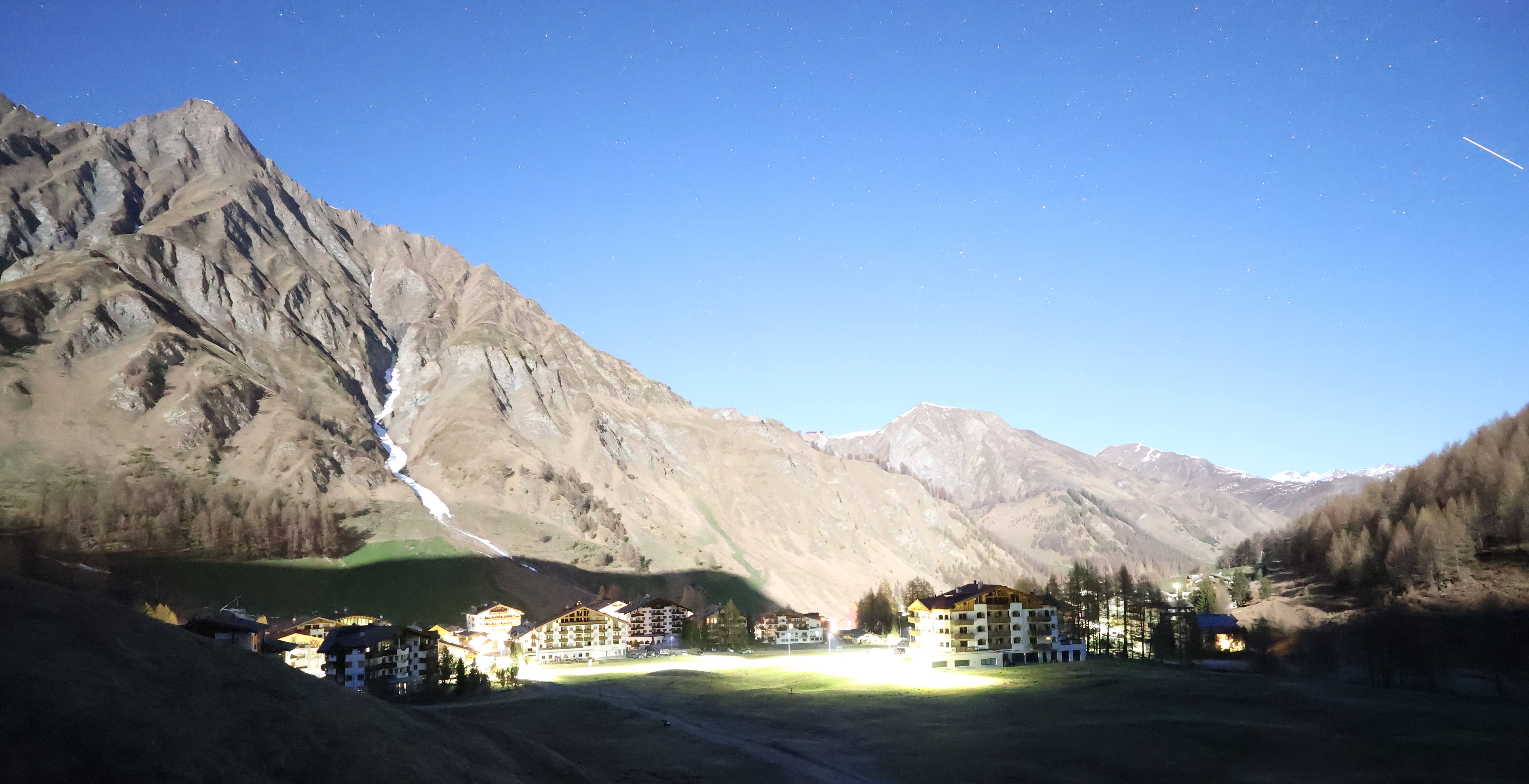 Archived image Webcam Samnaun: Village View