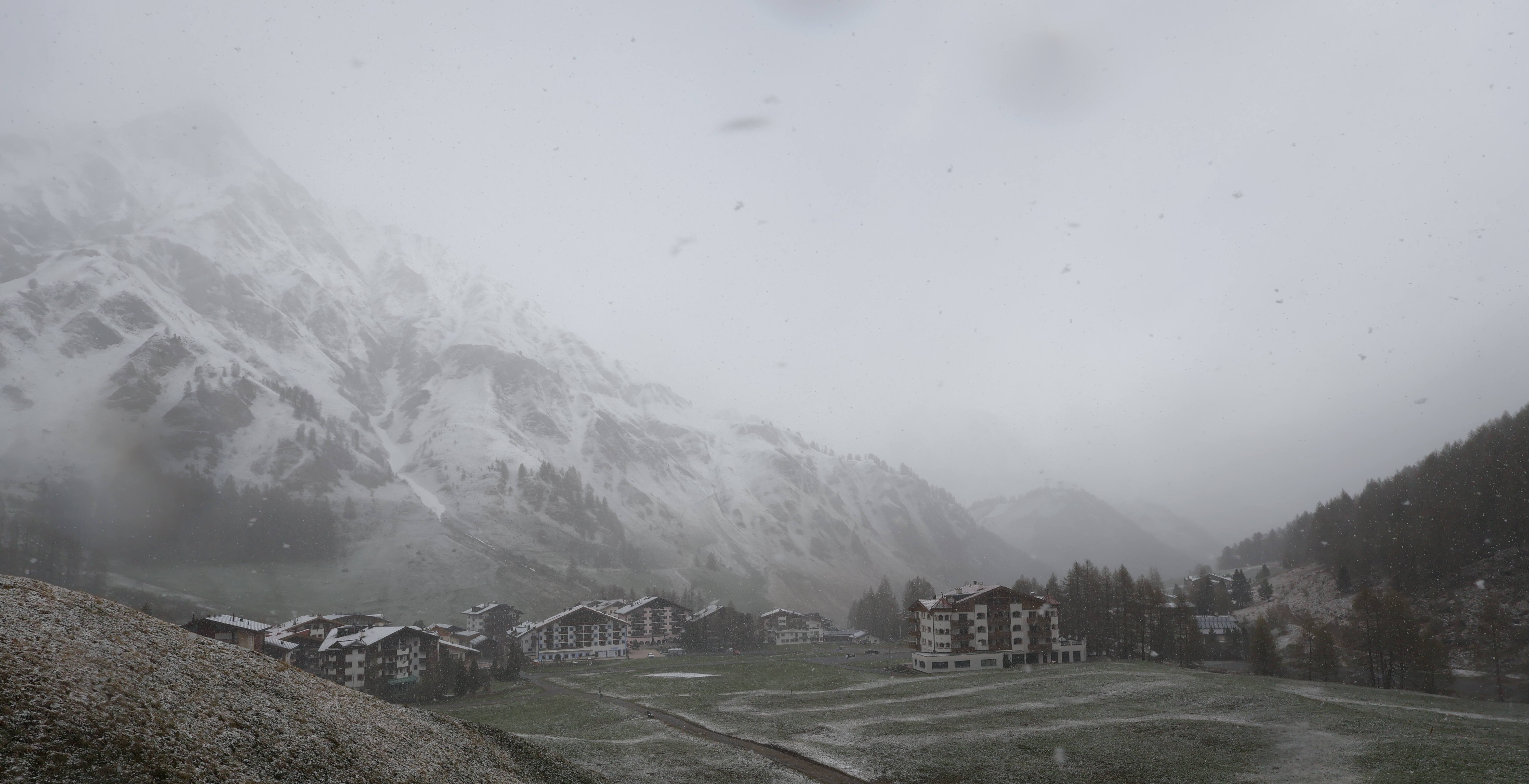 Archiv Foto Webcam Samnaun: Blick auf das Dorf