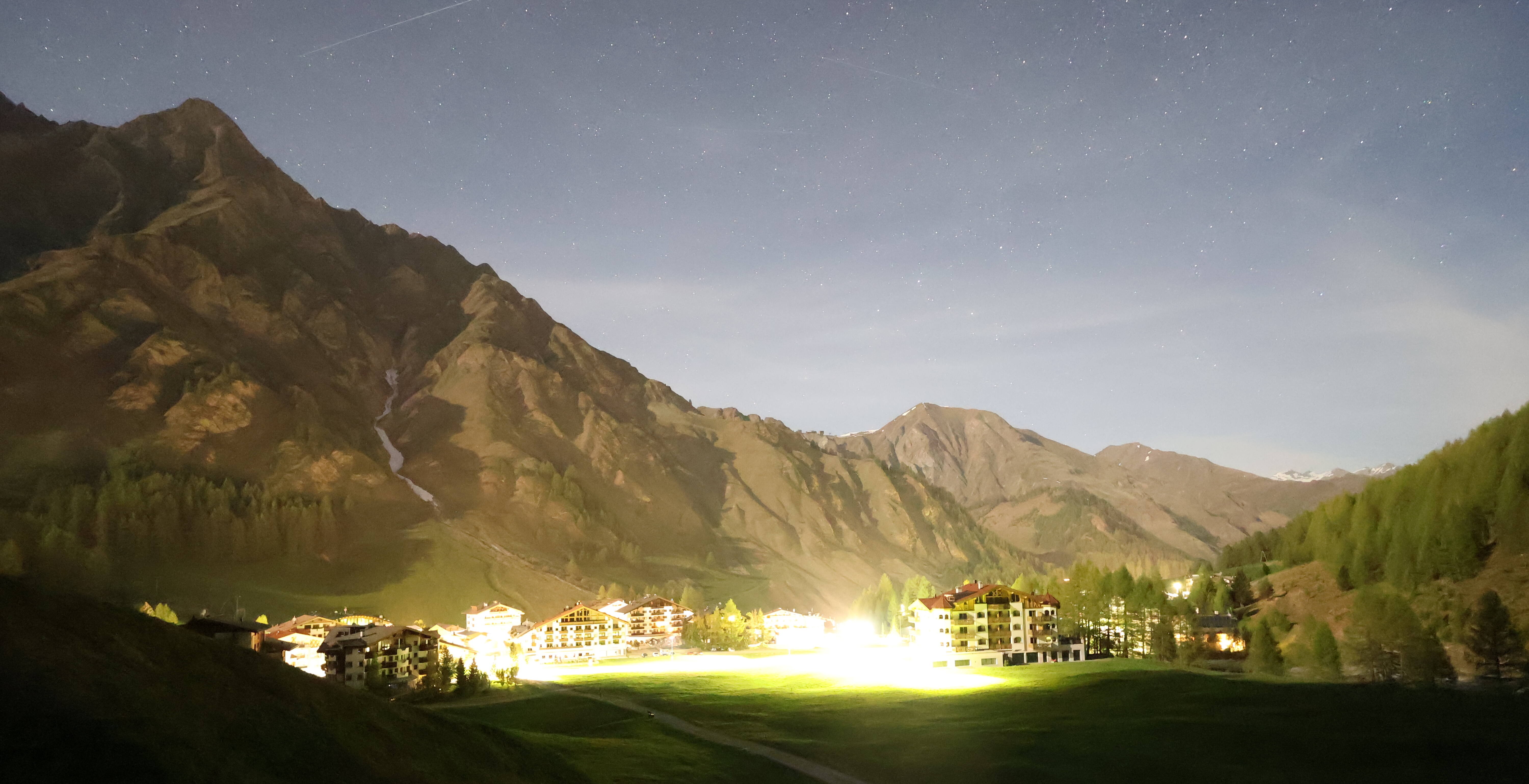 Archived image Webcam Samnaun: Village View