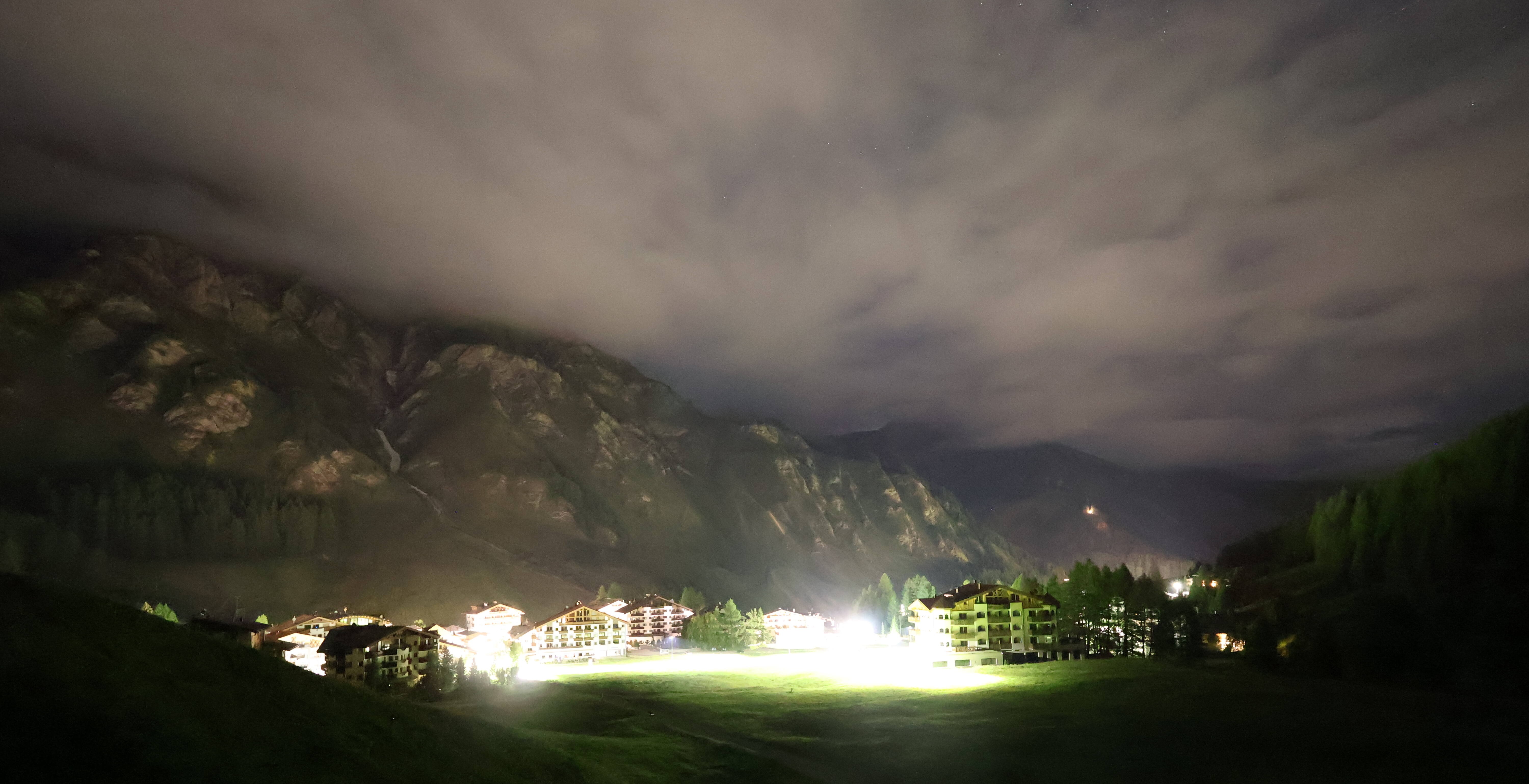 Archiv Foto Webcam Samnaun: Blick auf das Dorf