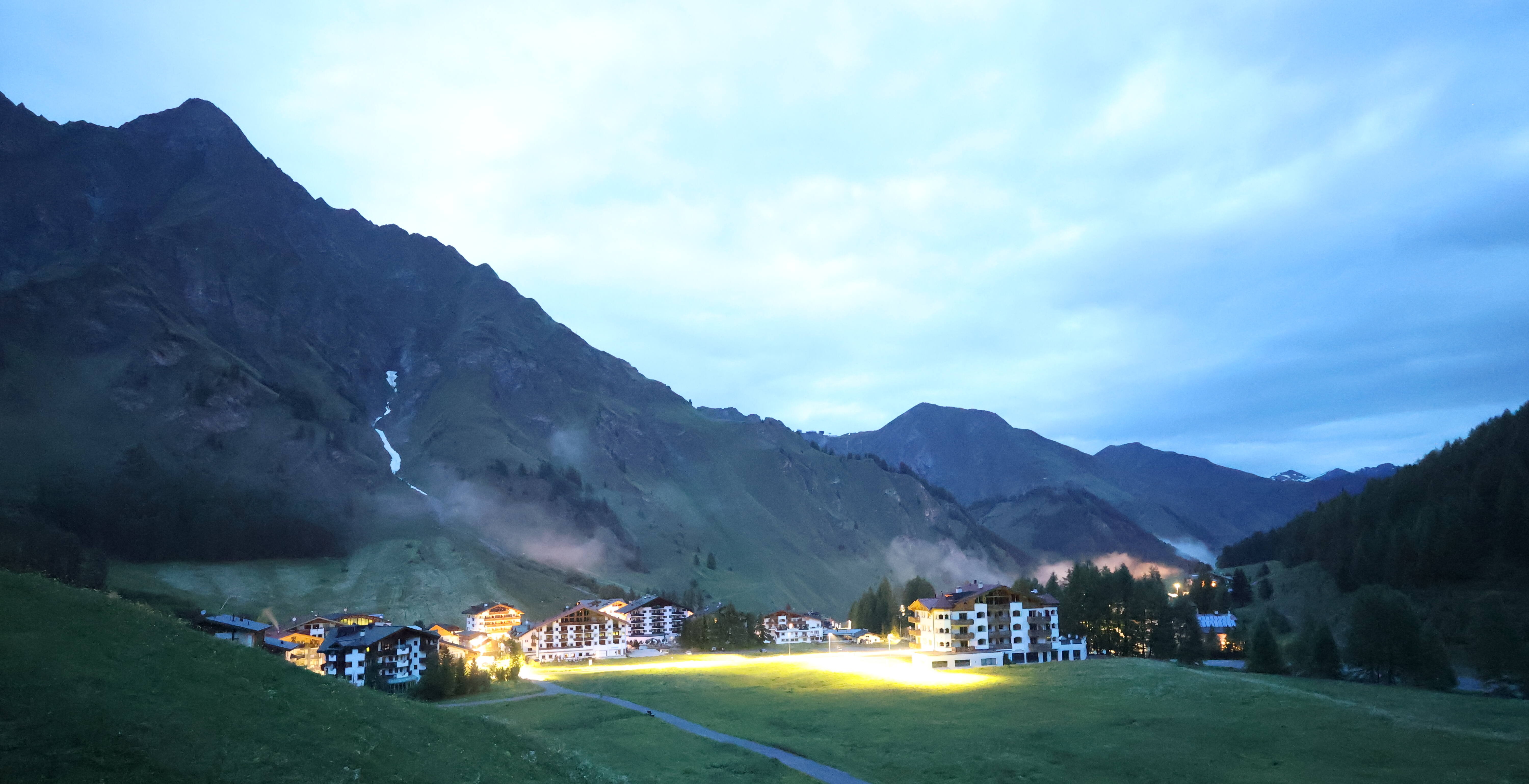 Archiv Foto Webcam Samnaun: Blick auf das Dorf