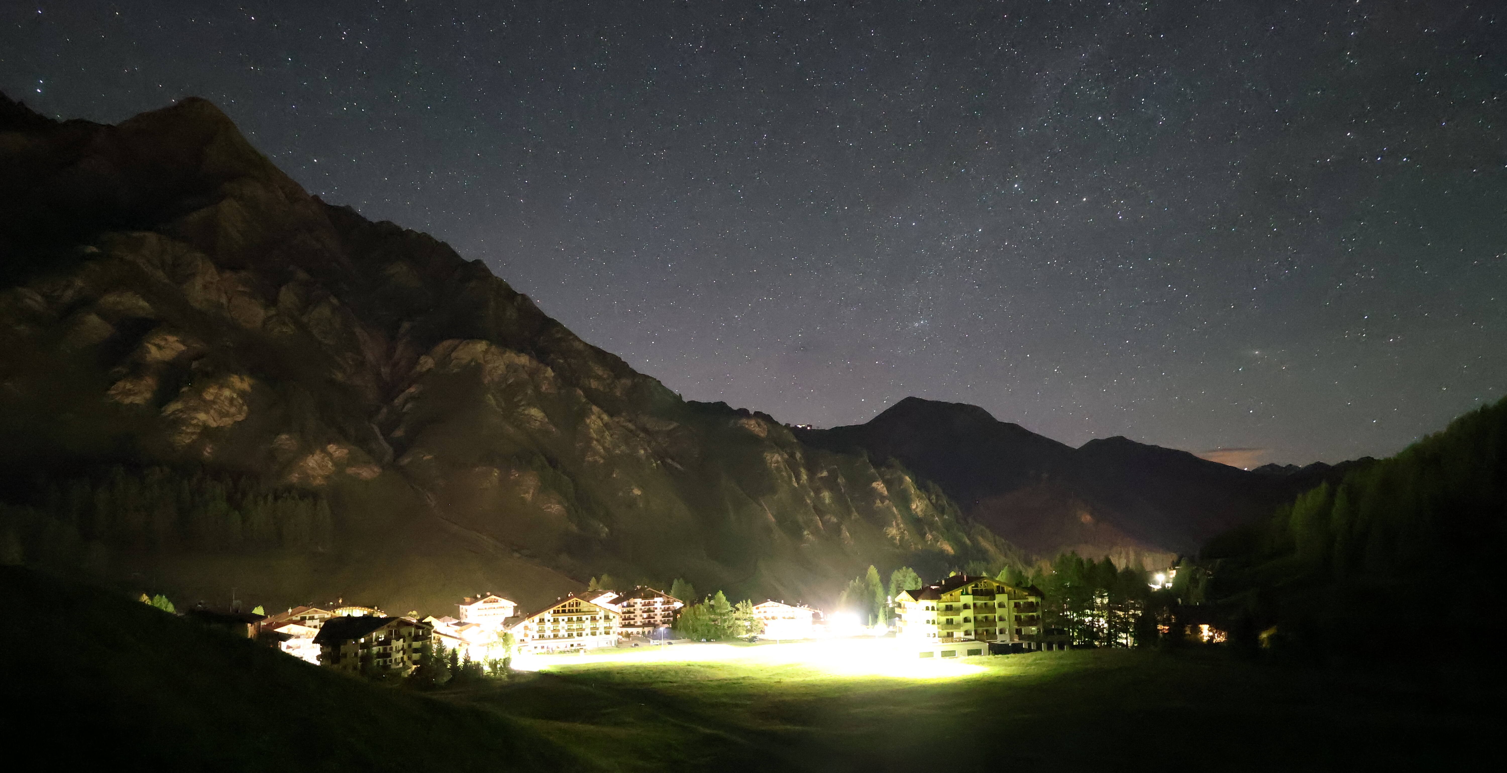 Archiv Foto Webcam Samnaun: Blick auf das Dorf