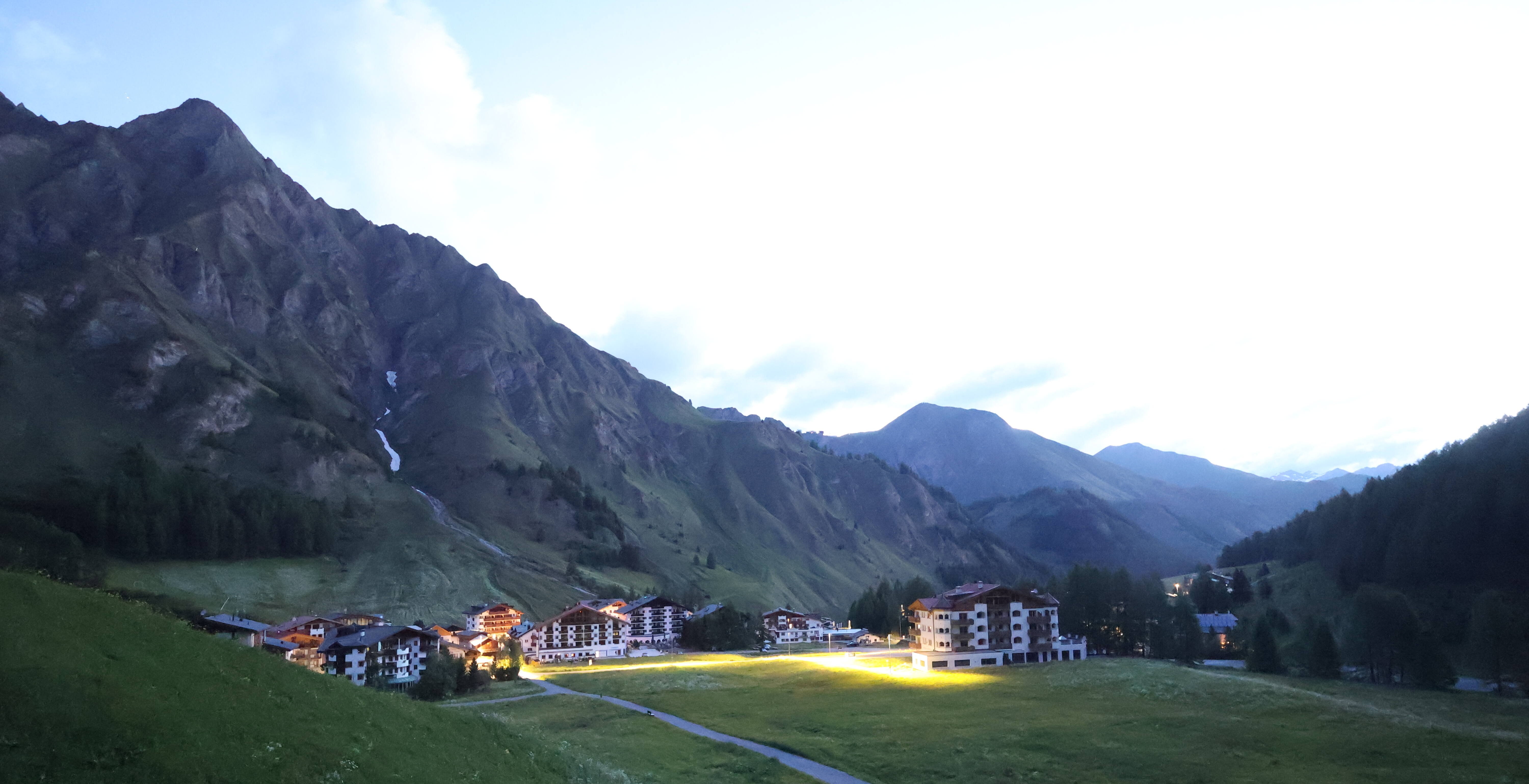 Archiv Foto Webcam Samnaun: Blick auf das Dorf