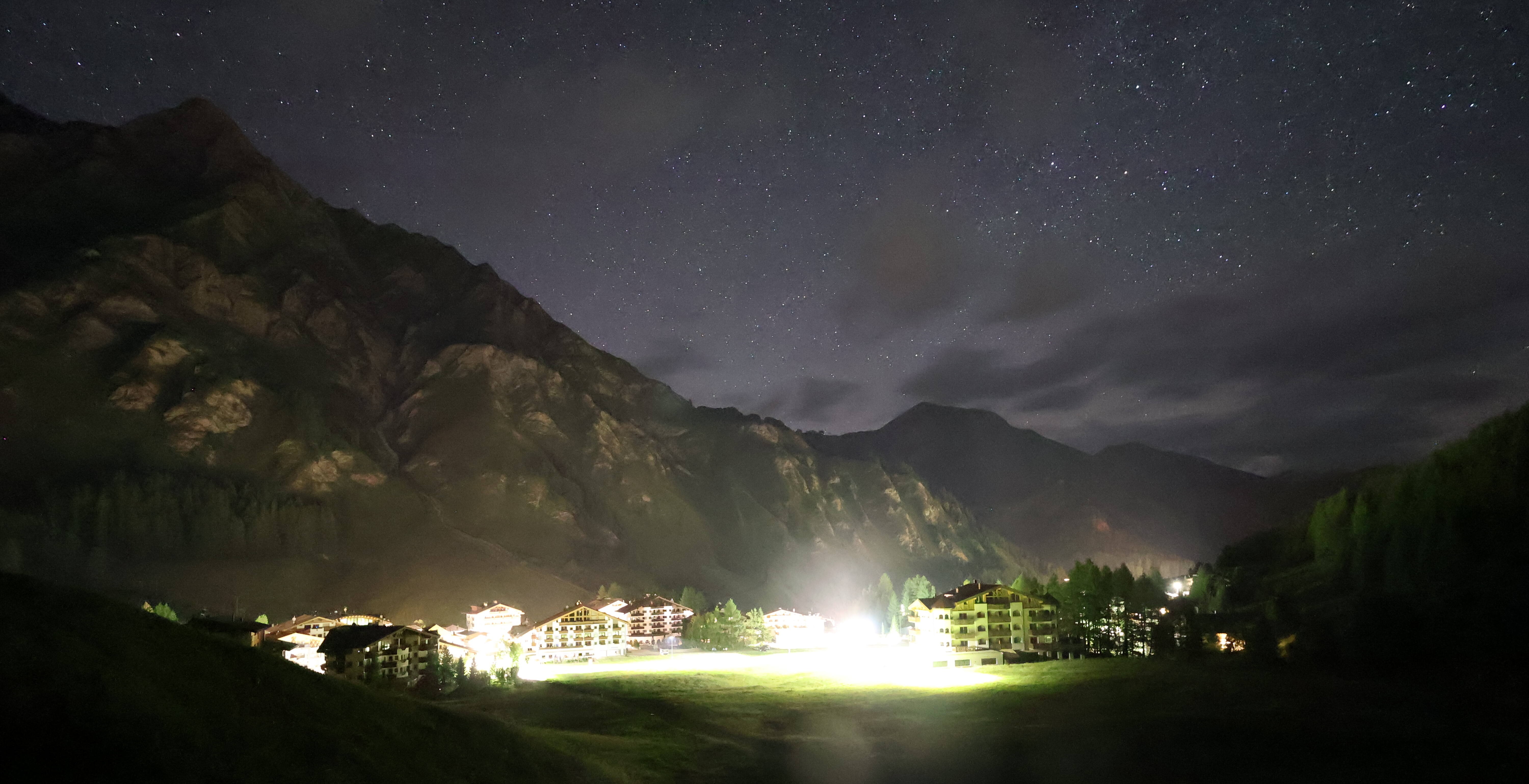 Archiv Foto Webcam Samnaun: Blick auf das Dorf