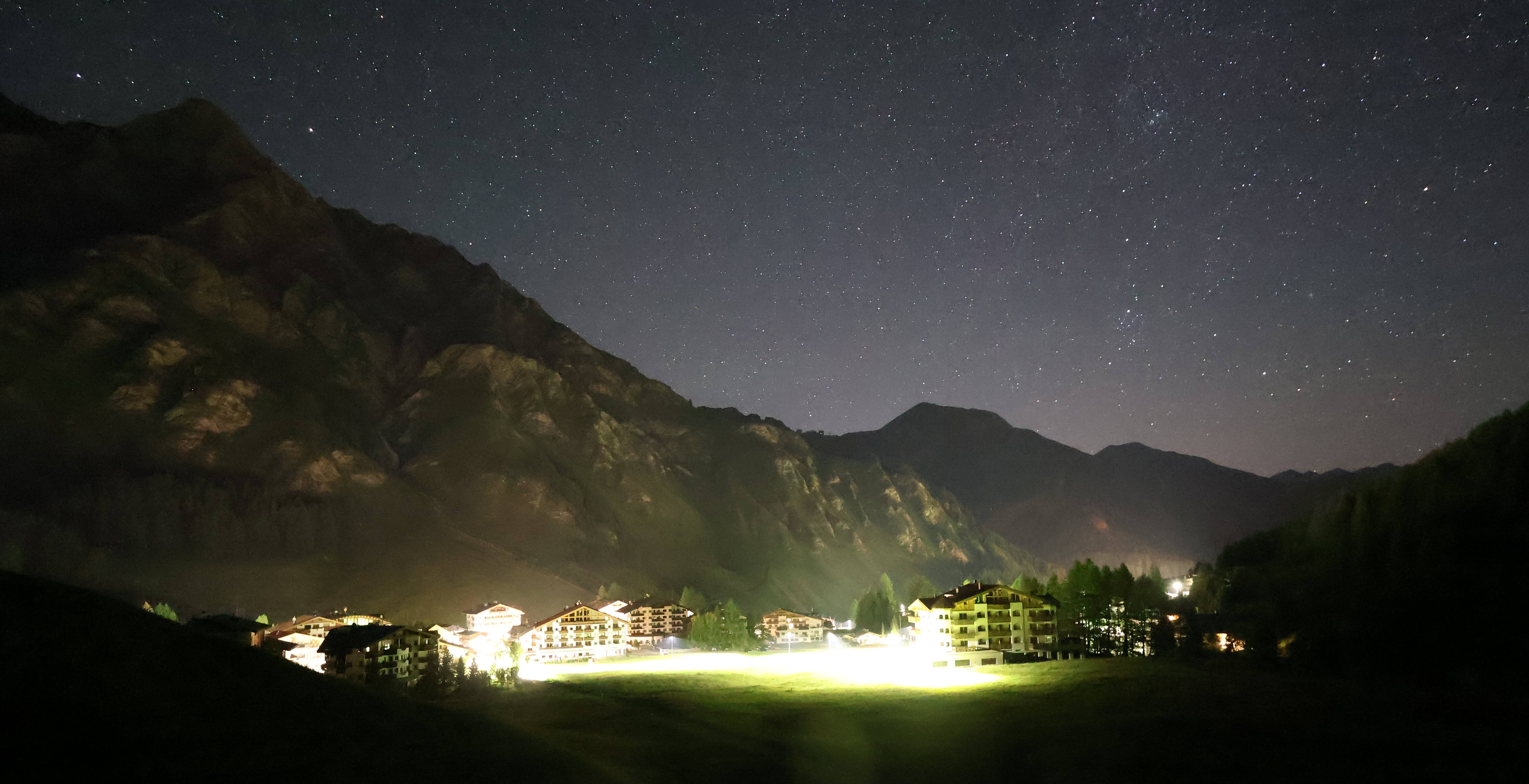 Archiv Foto Webcam Samnaun: Blick auf das Dorf