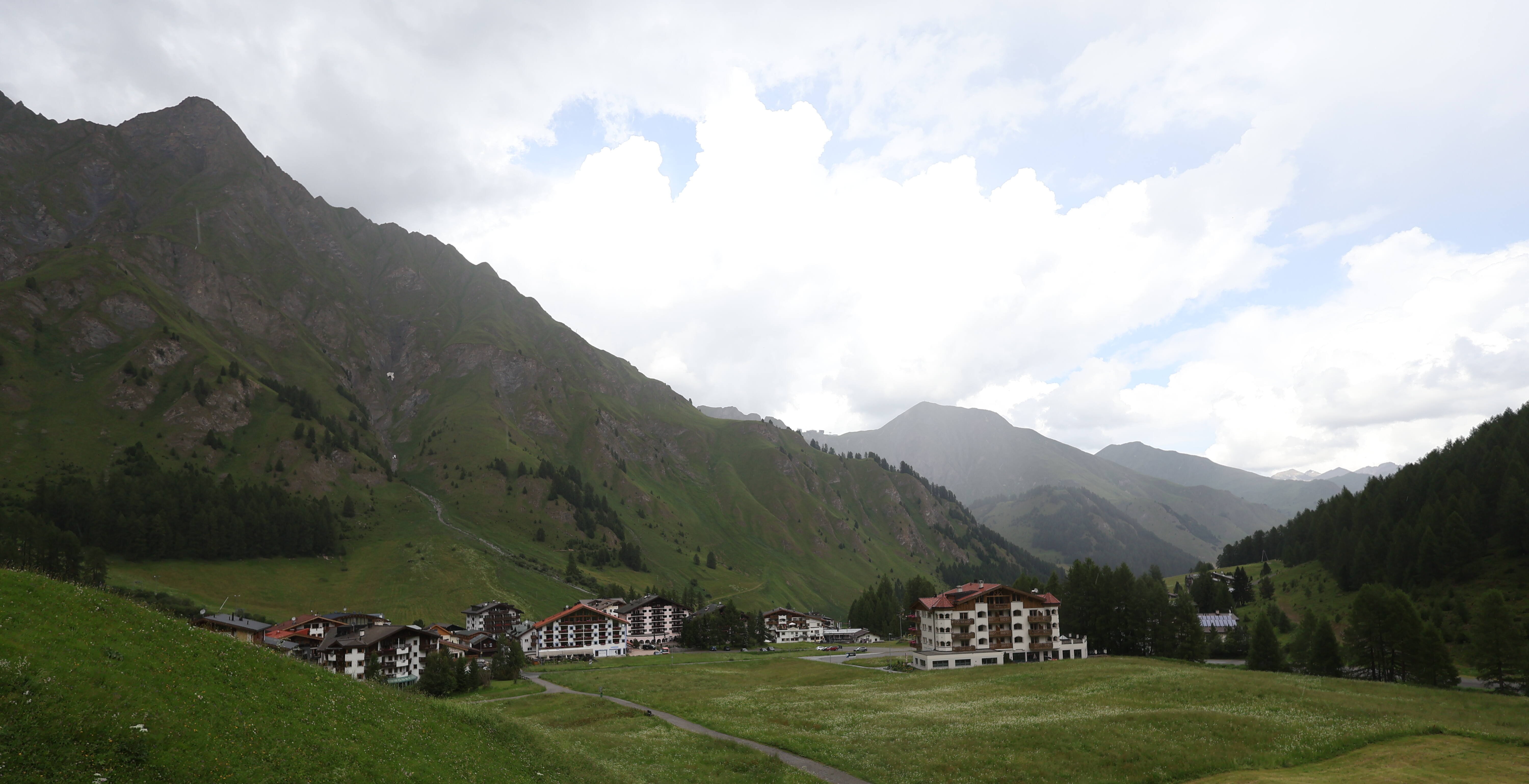 Archiv Foto Webcam Samnaun: Blick auf das Dorf
