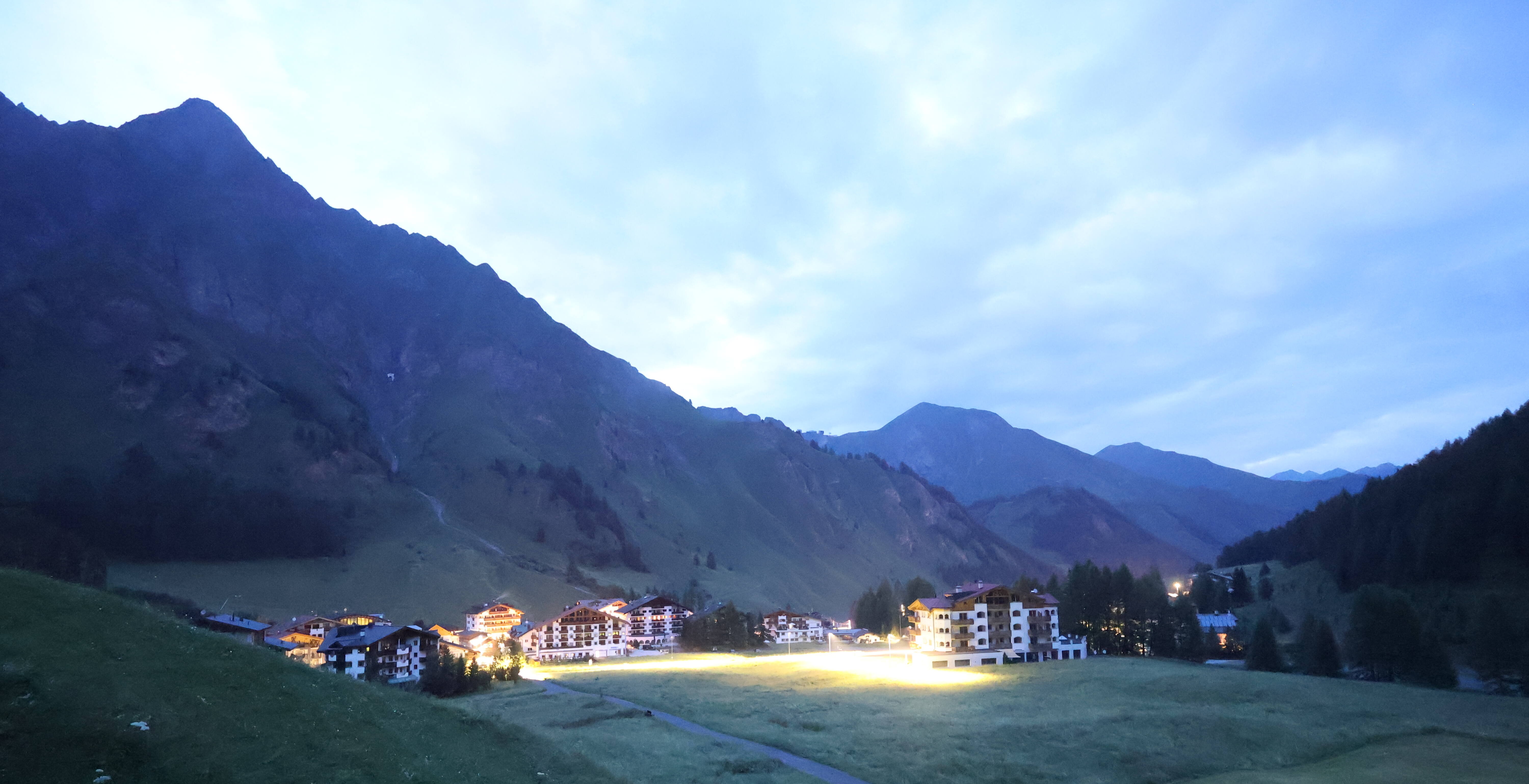 Archiv Foto Webcam Samnaun: Blick auf das Dorf