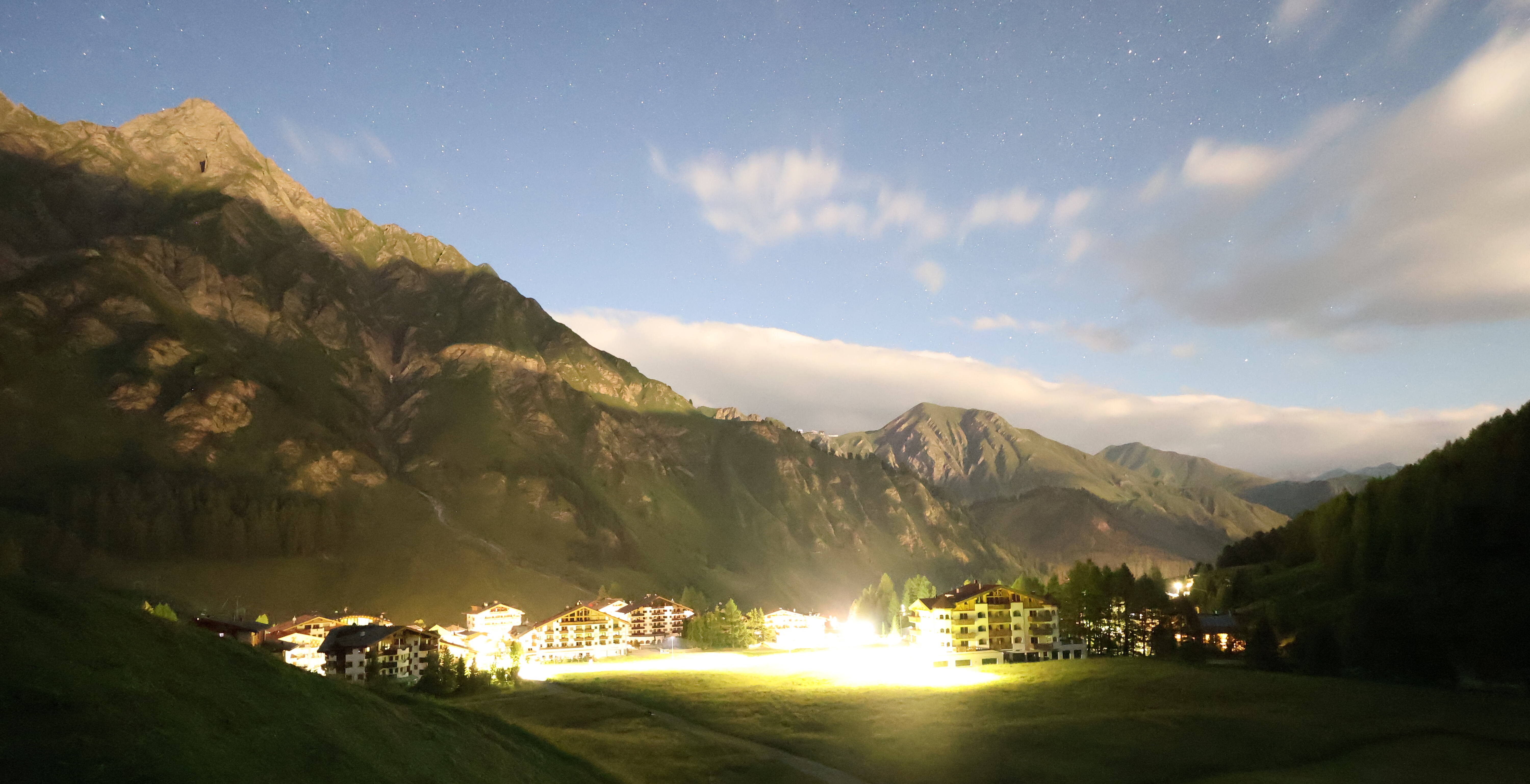 Archived image Webcam Samnaun: Village View
