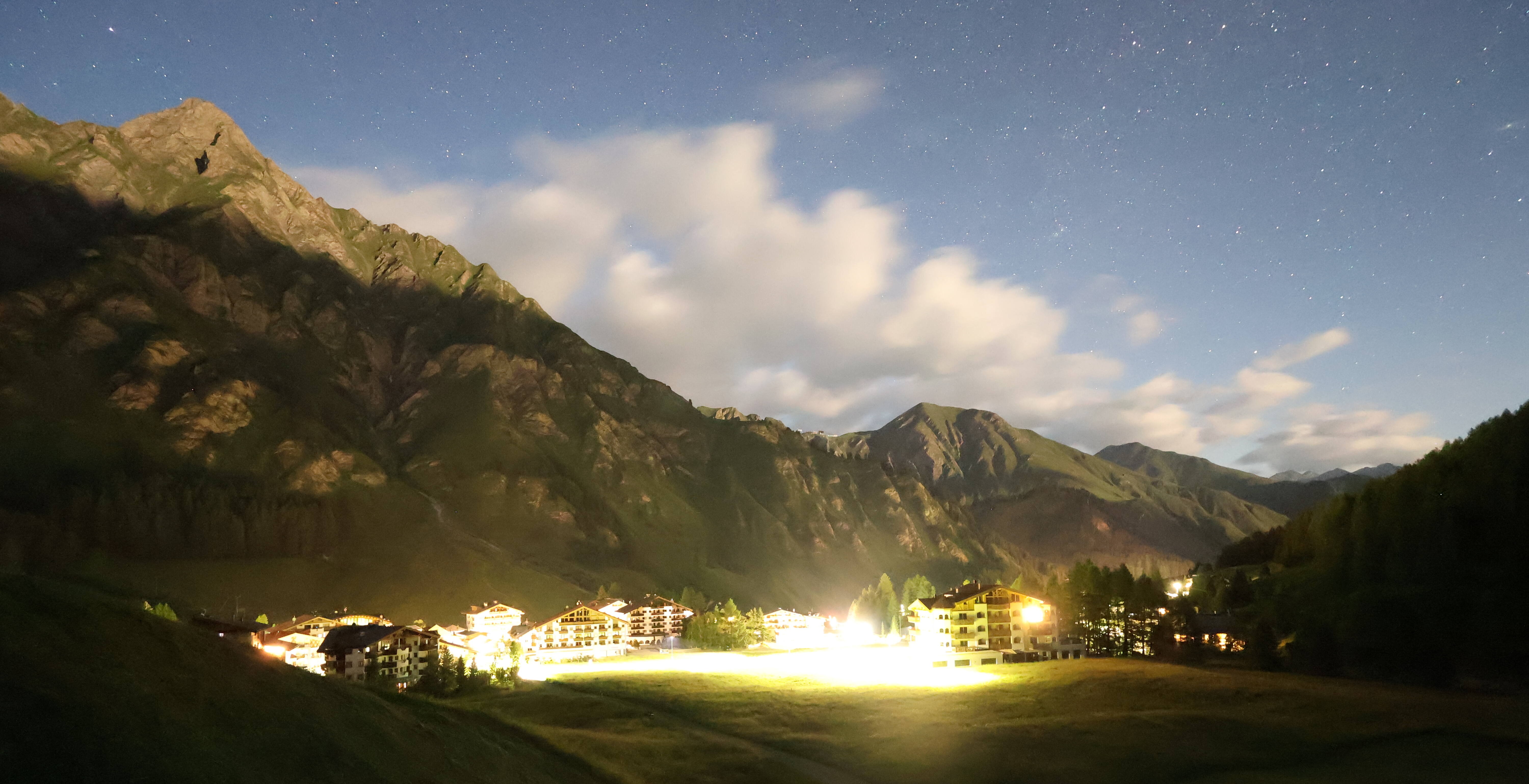 Archiv Foto Webcam Samnaun: Blick auf das Dorf