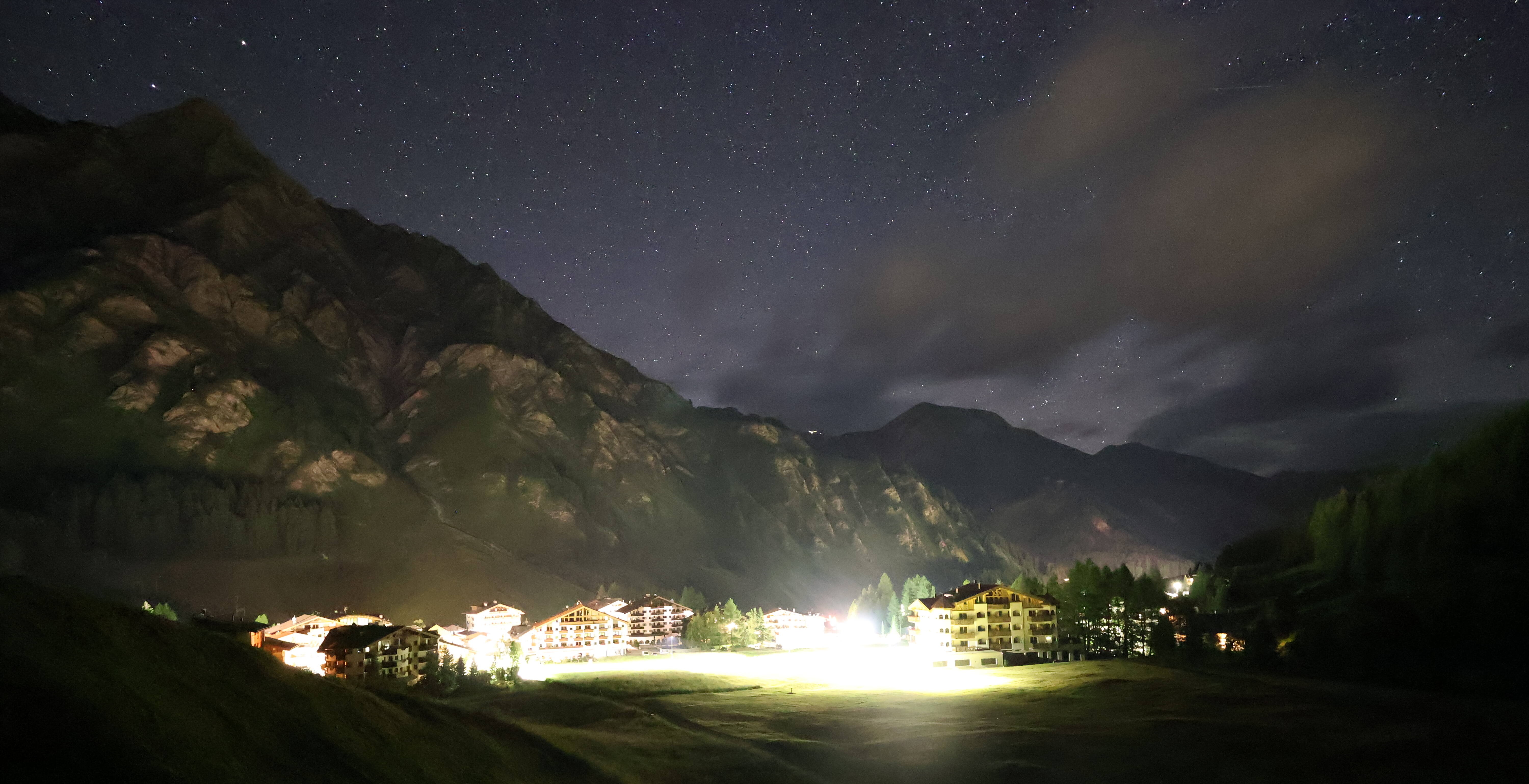 Archiv Foto Webcam Samnaun: Blick auf das Dorf