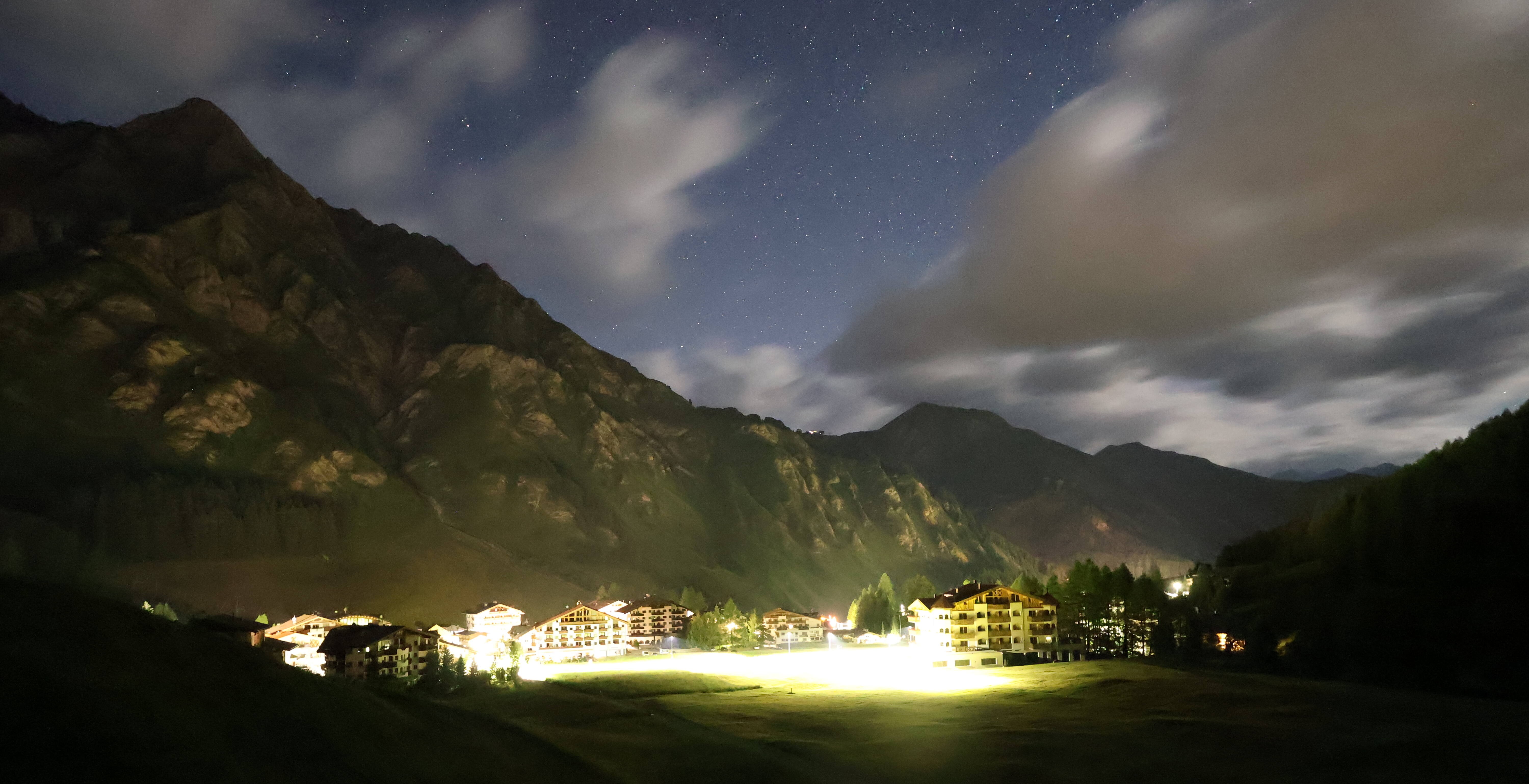 Archiv Foto Webcam Samnaun: Blick auf das Dorf