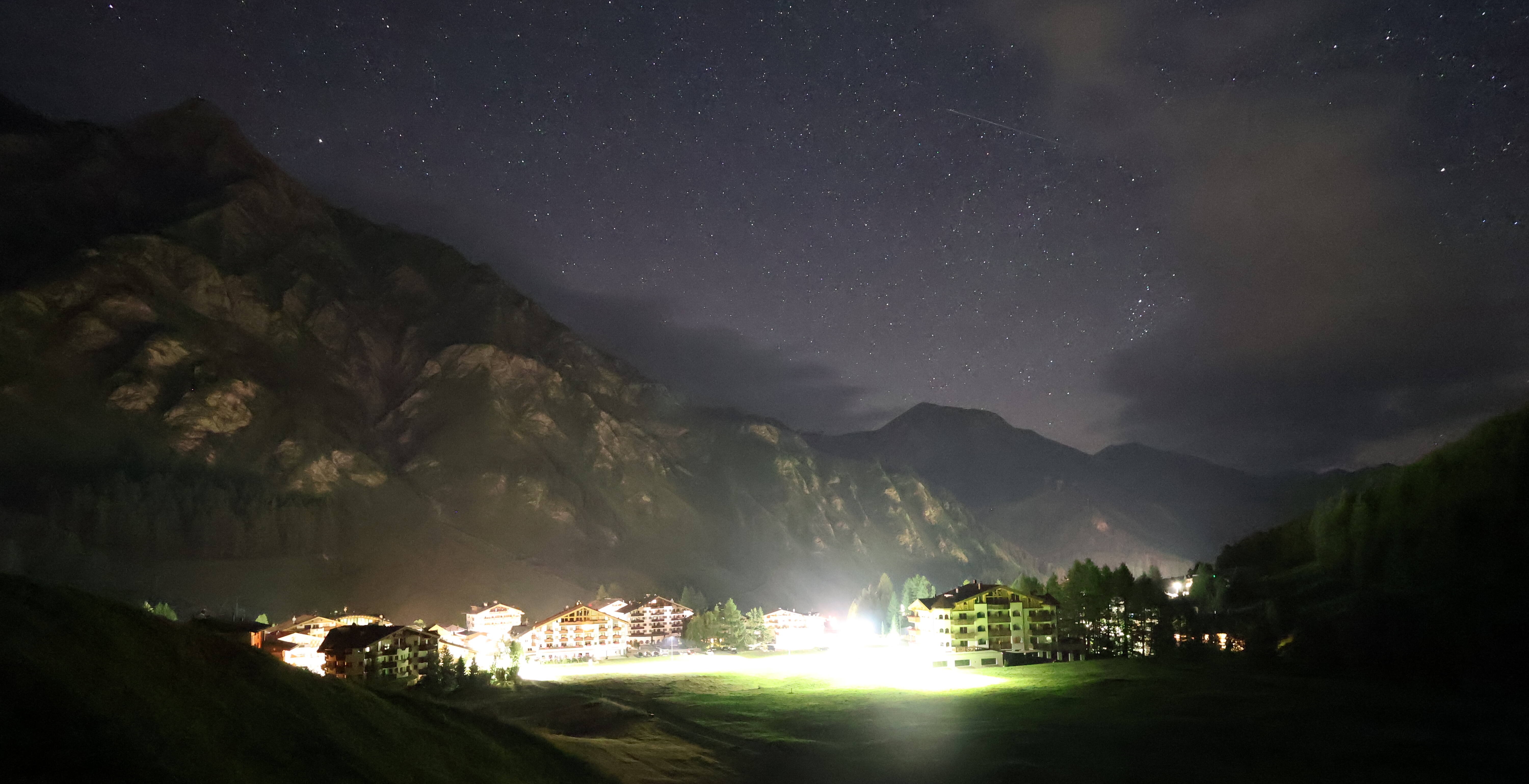 Archiv Foto Webcam Samnaun: Blick auf das Dorf