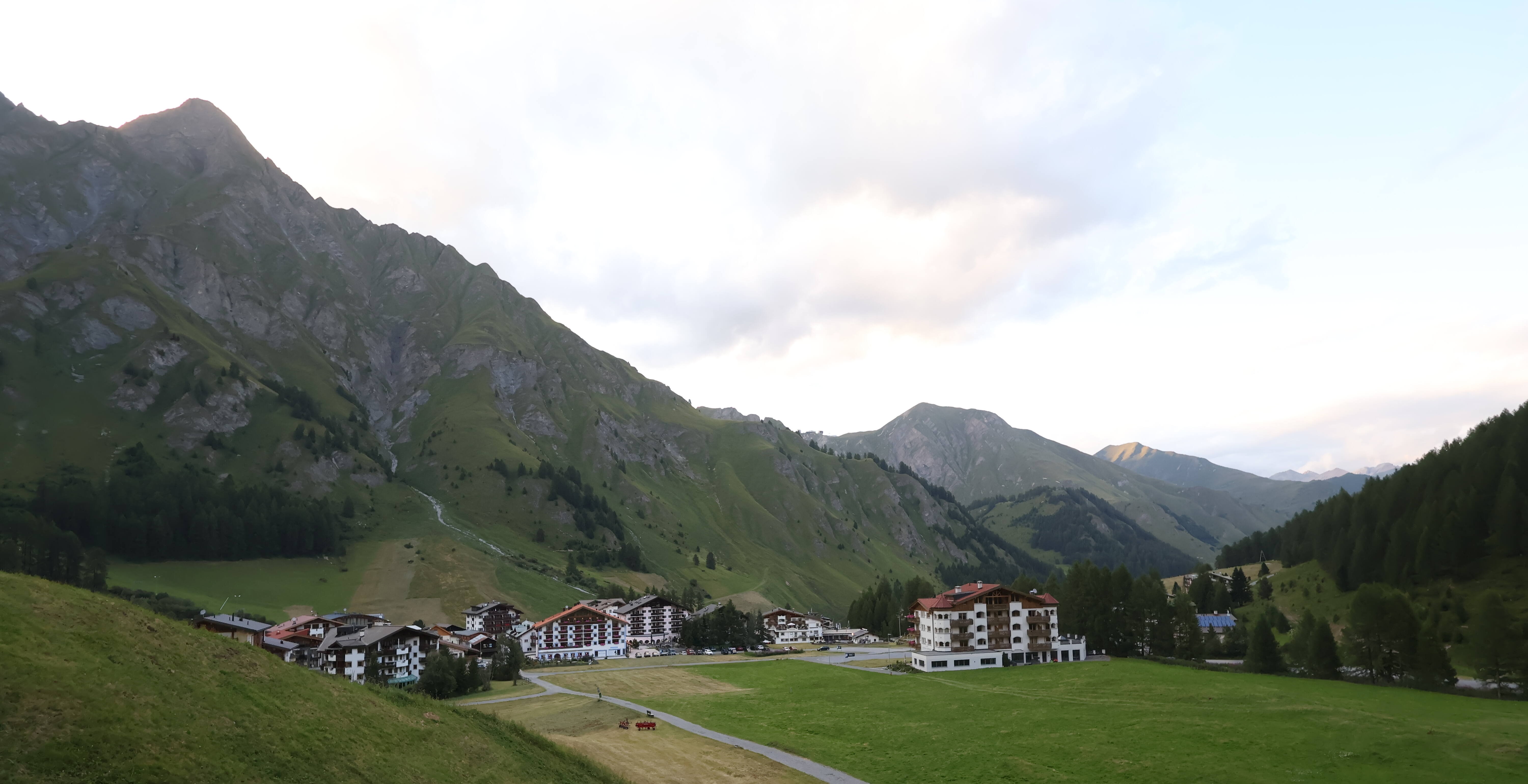 Archiv Foto Webcam Samnaun: Blick auf das Dorf