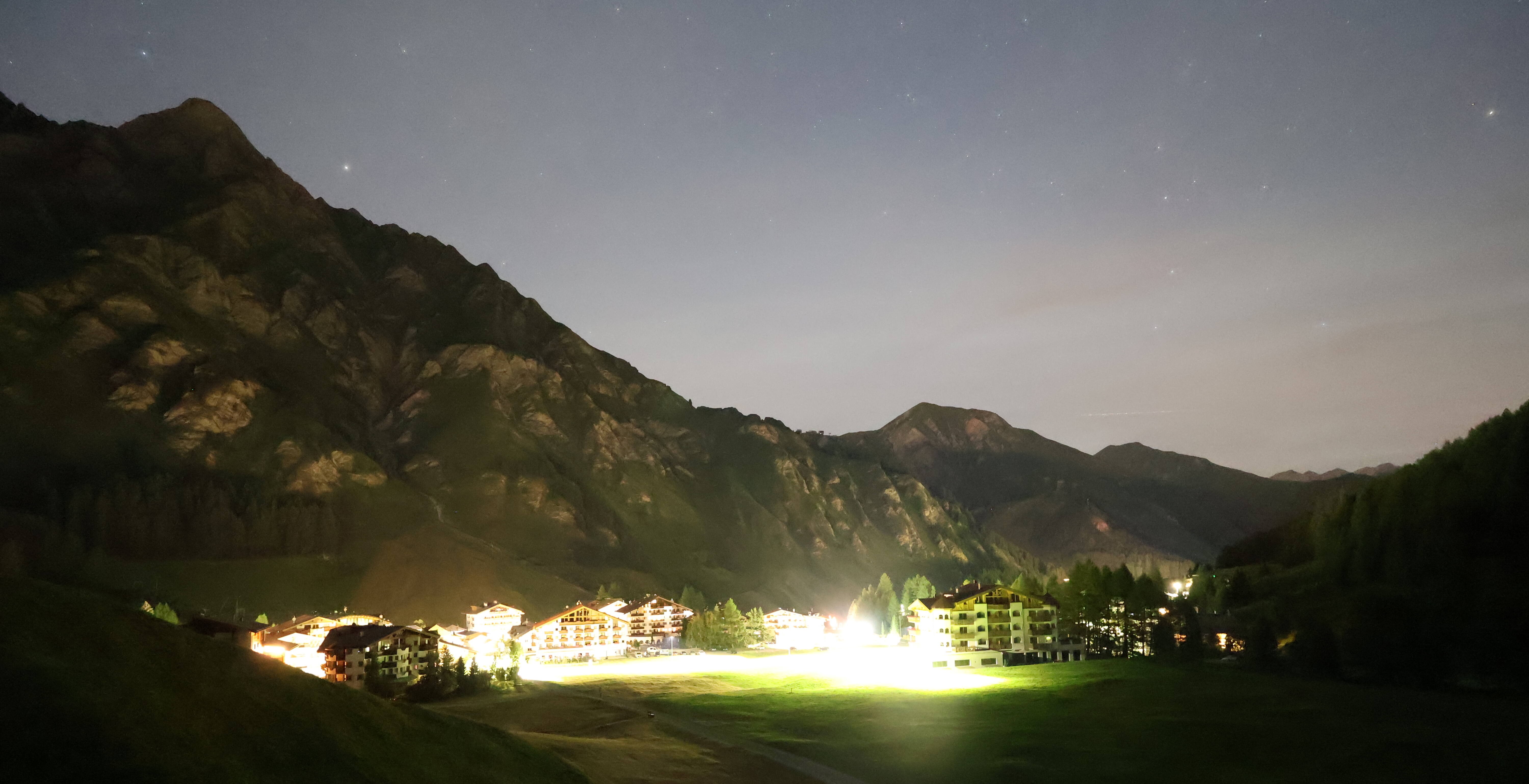Archiv Foto Webcam Samnaun: Blick auf das Dorf