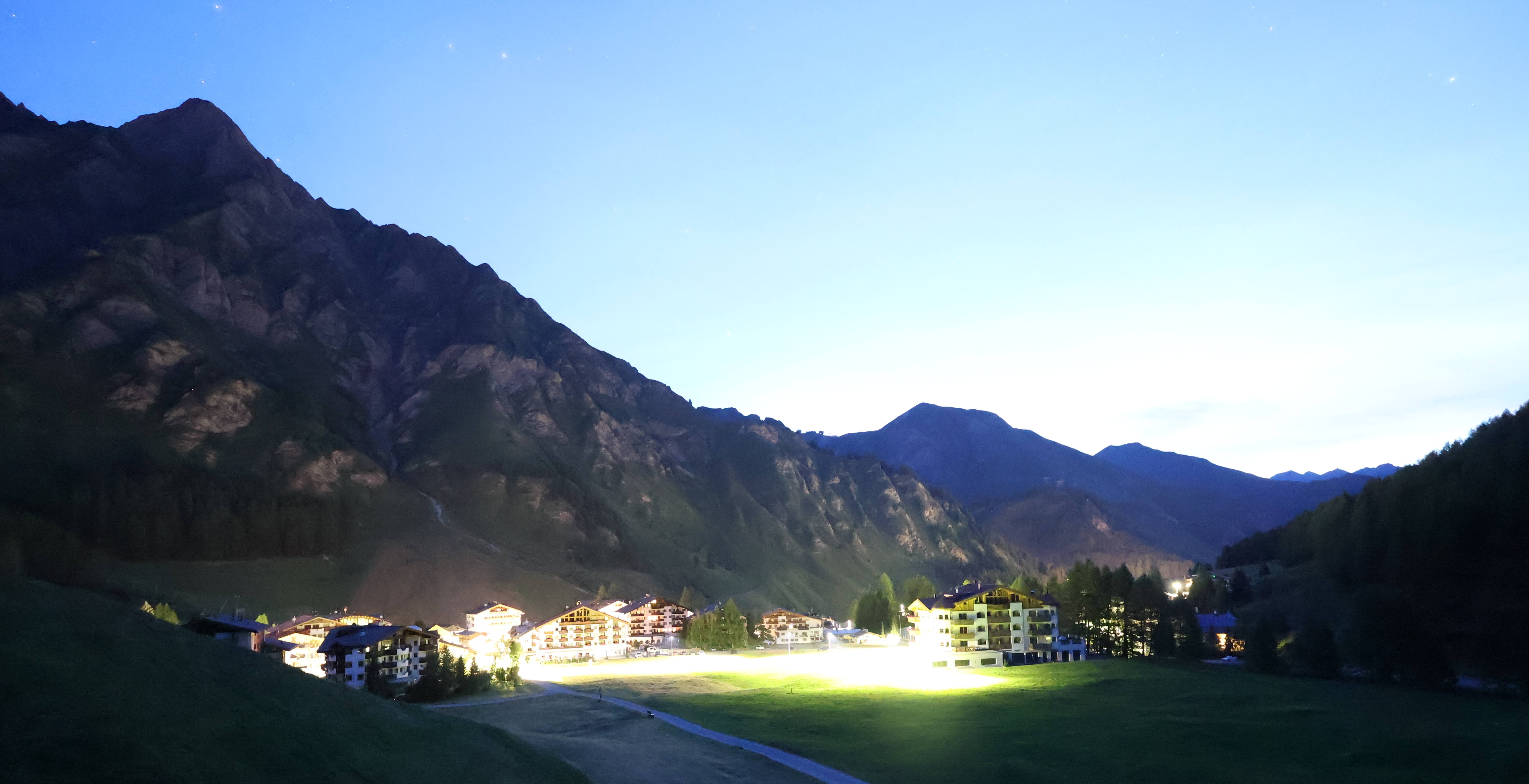 Archiv Foto Webcam Samnaun: Blick auf das Dorf