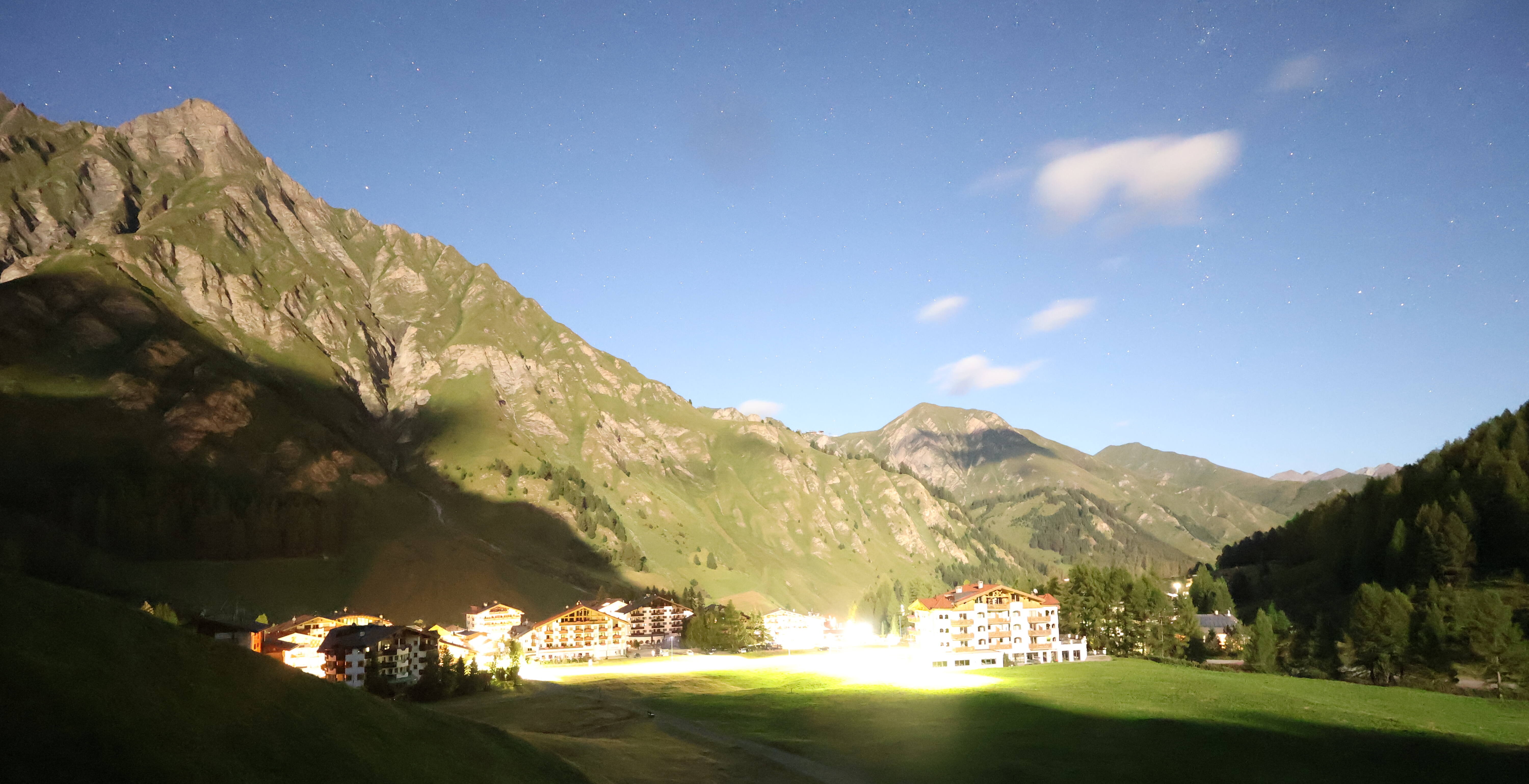 Archived image Webcam Samnaun: Village View