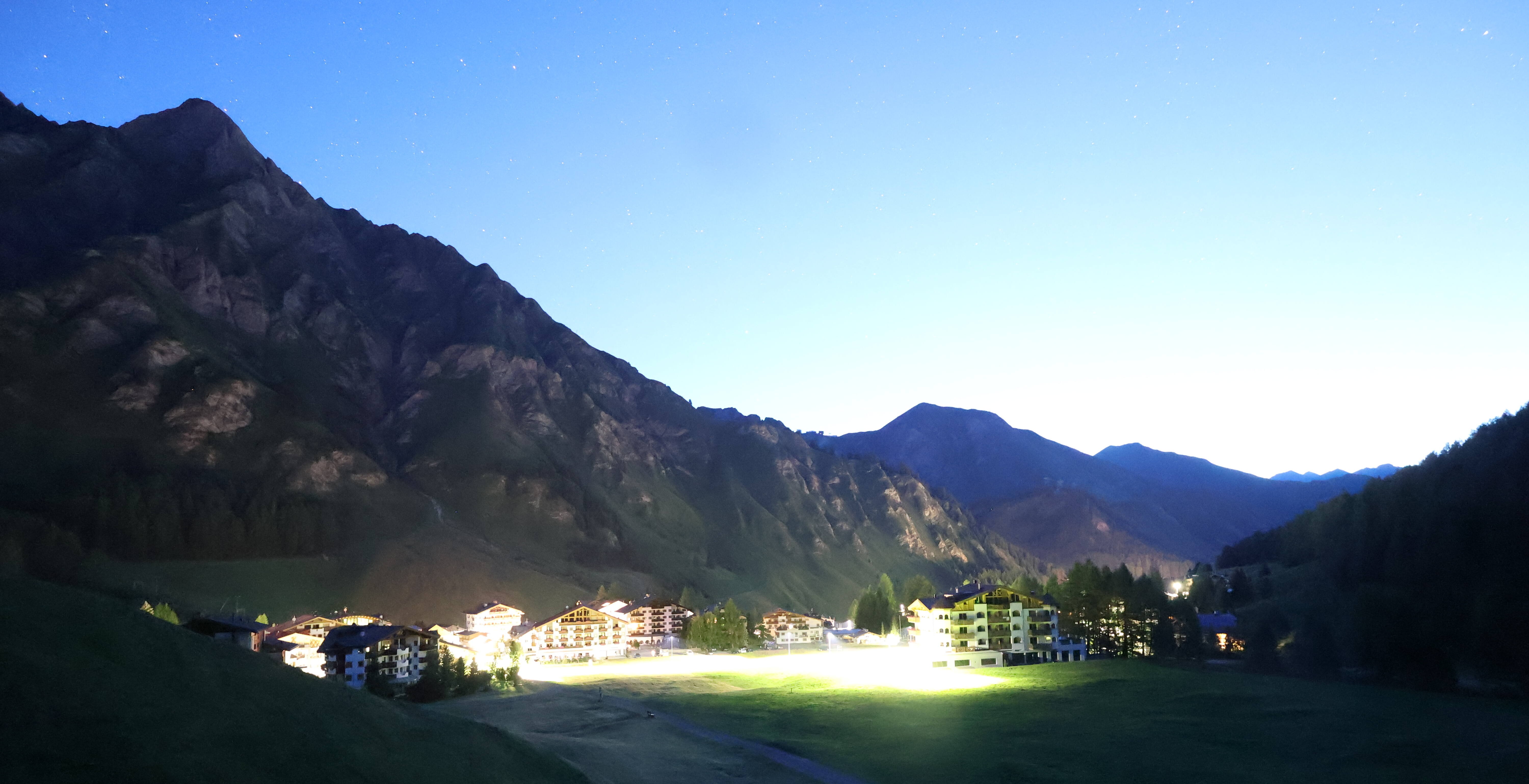 Archiv Foto Webcam Samnaun: Blick auf das Dorf