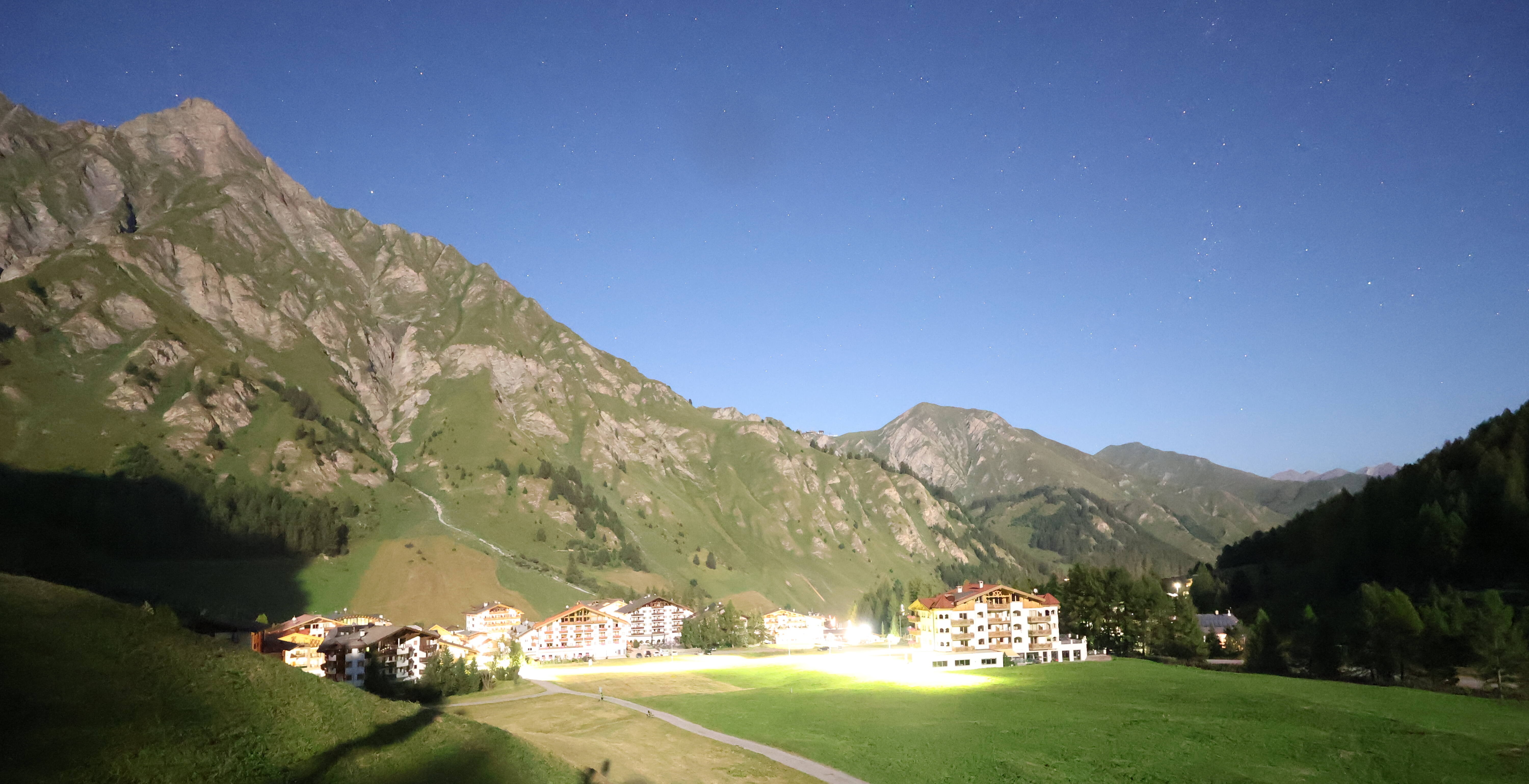 Archiv Foto Webcam Samnaun: Blick auf das Dorf