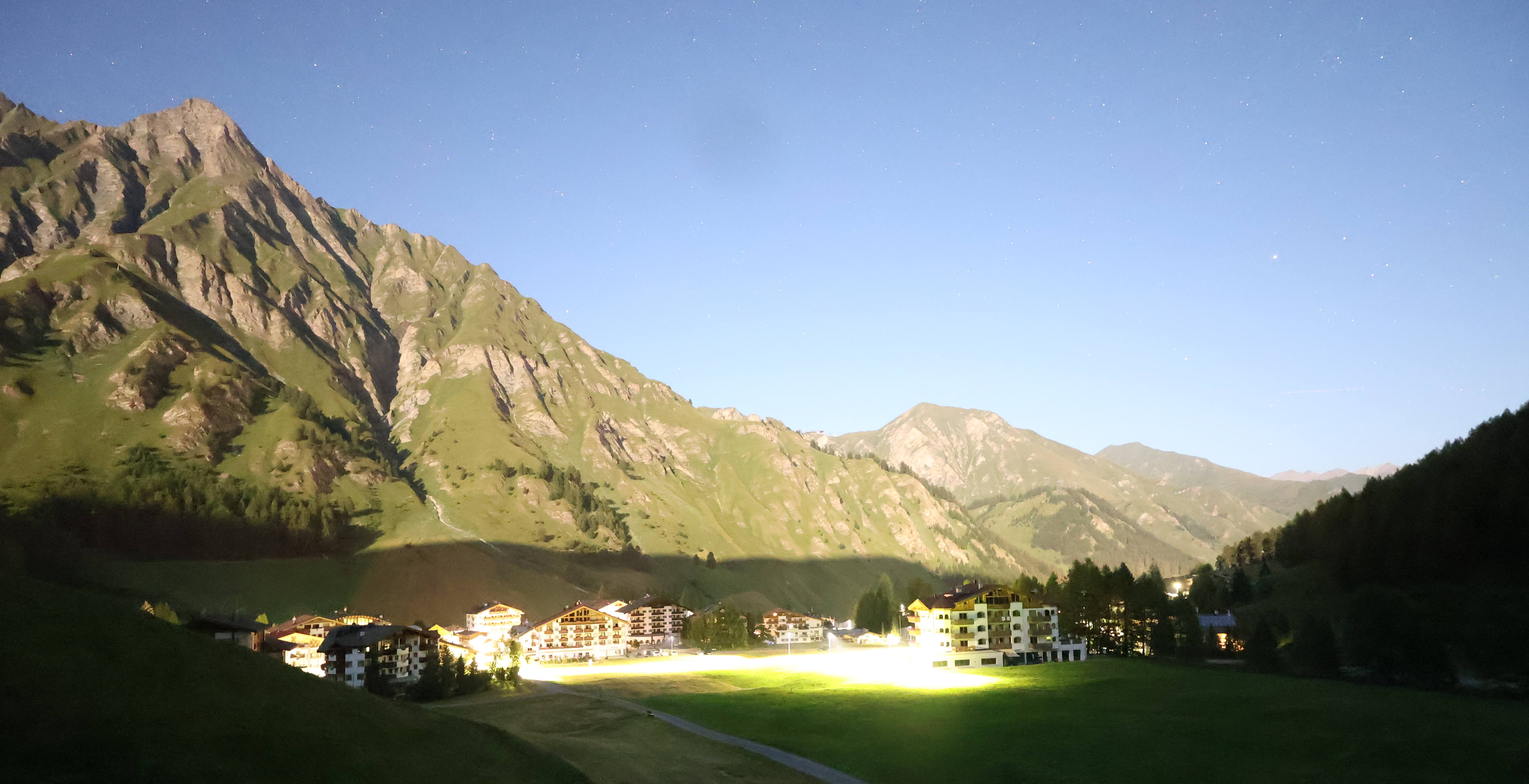Archiv Foto Webcam Samnaun: Blick auf das Dorf