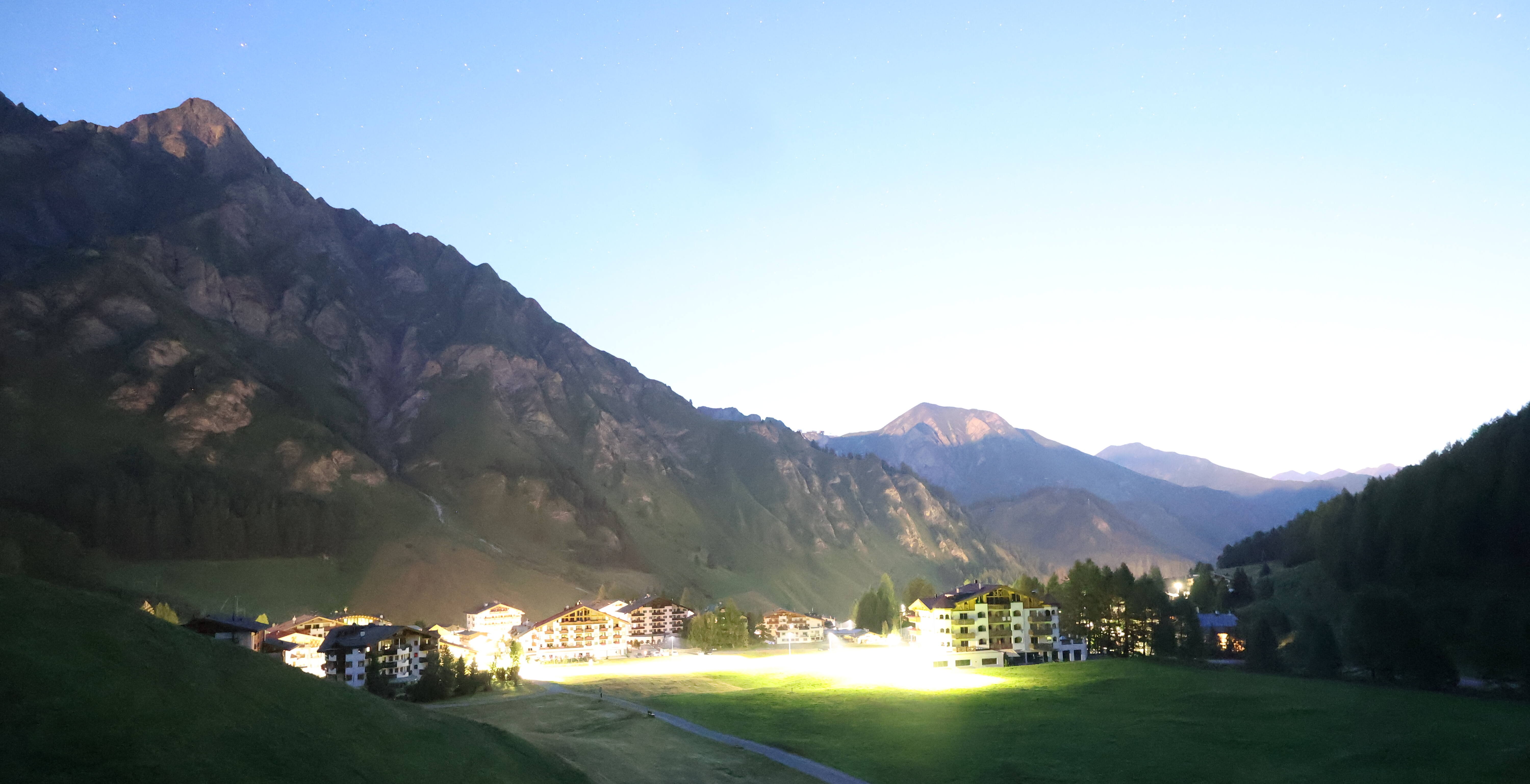Archiv Foto Webcam Samnaun: Blick auf das Dorf