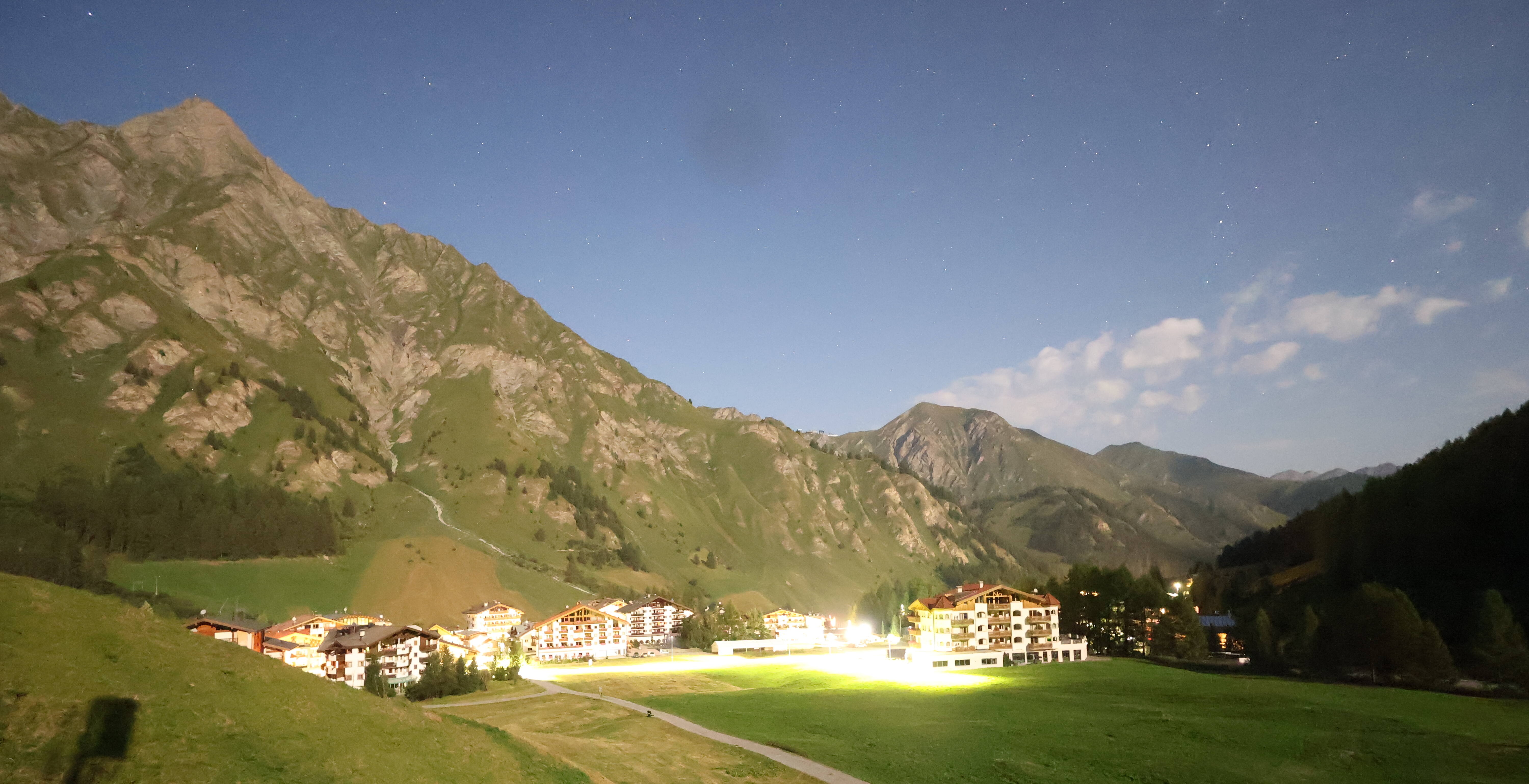 Archiv Foto Webcam Samnaun: Blick auf das Dorf