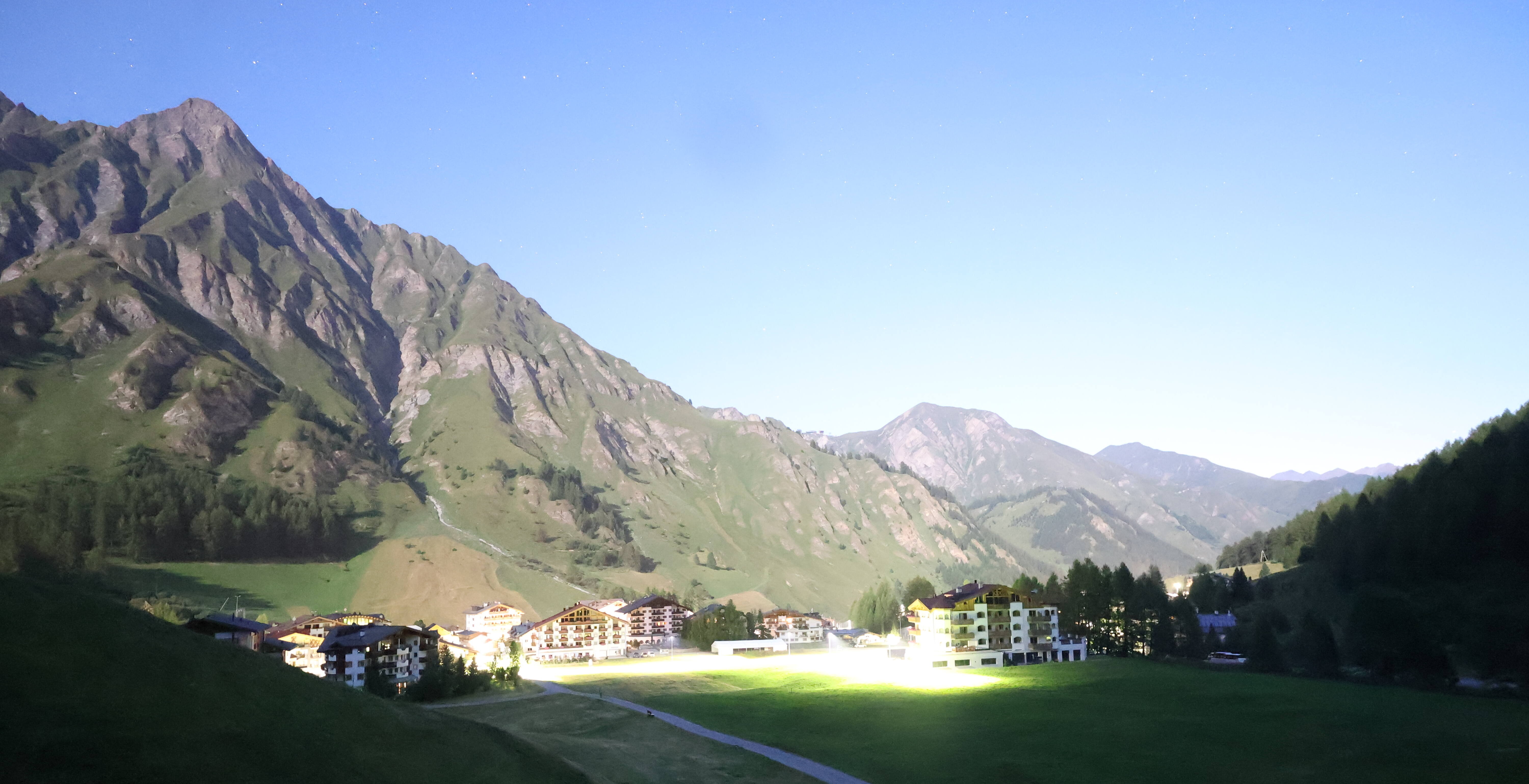 Archiv Foto Webcam Samnaun: Blick auf das Dorf