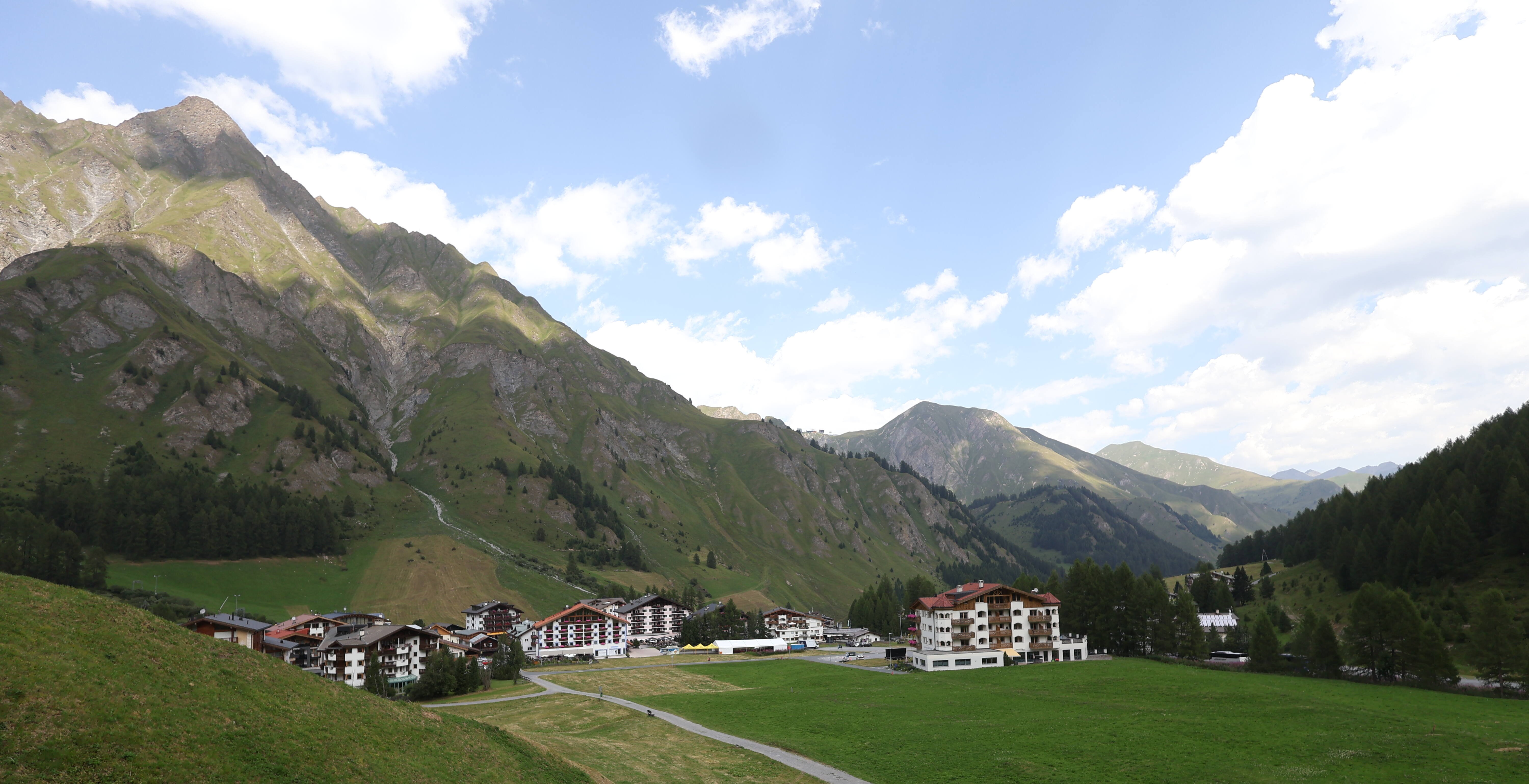 Archiv Foto Webcam Samnaun: Blick auf das Dorf