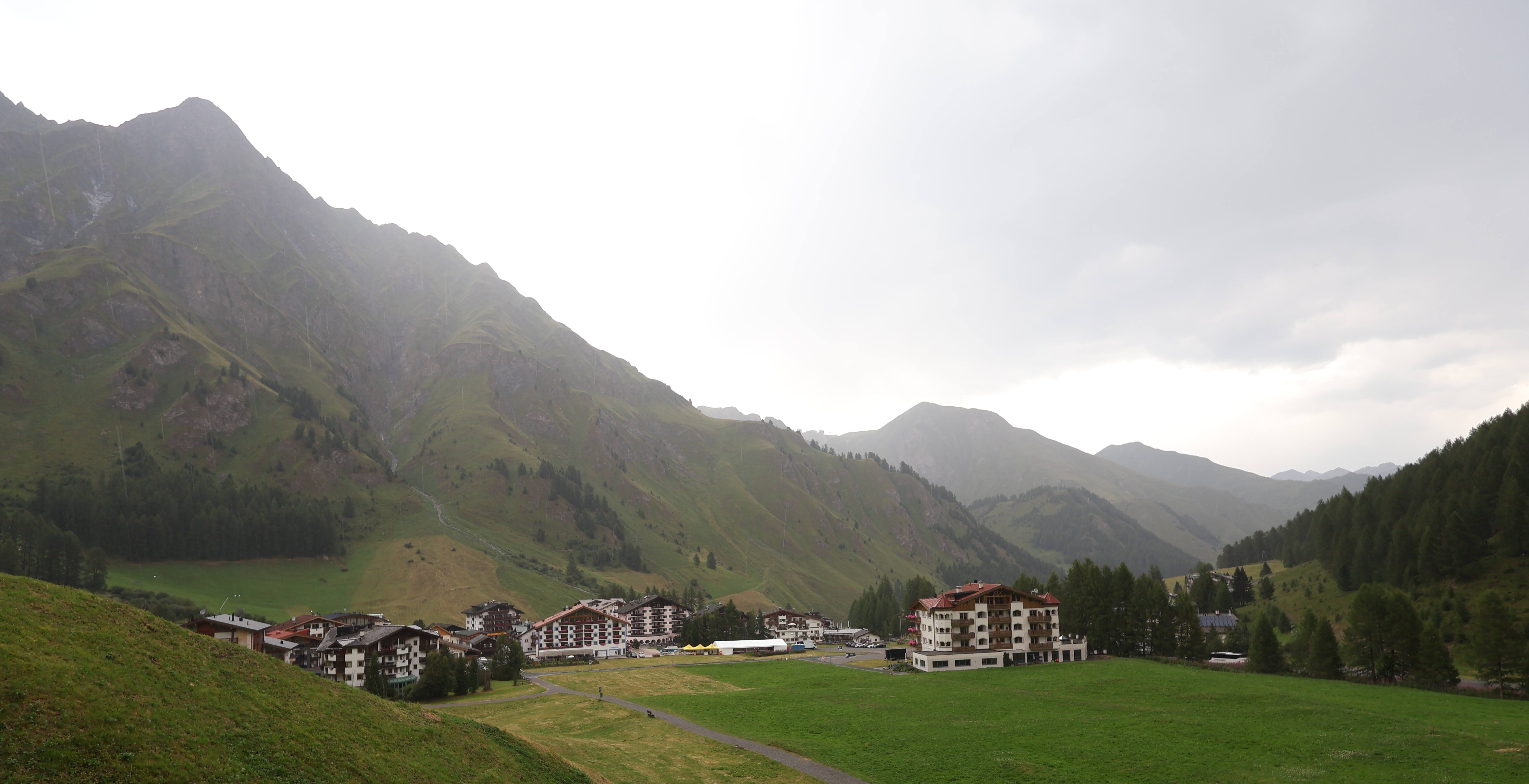 Archiv Foto Webcam Samnaun: Blick auf das Dorf
