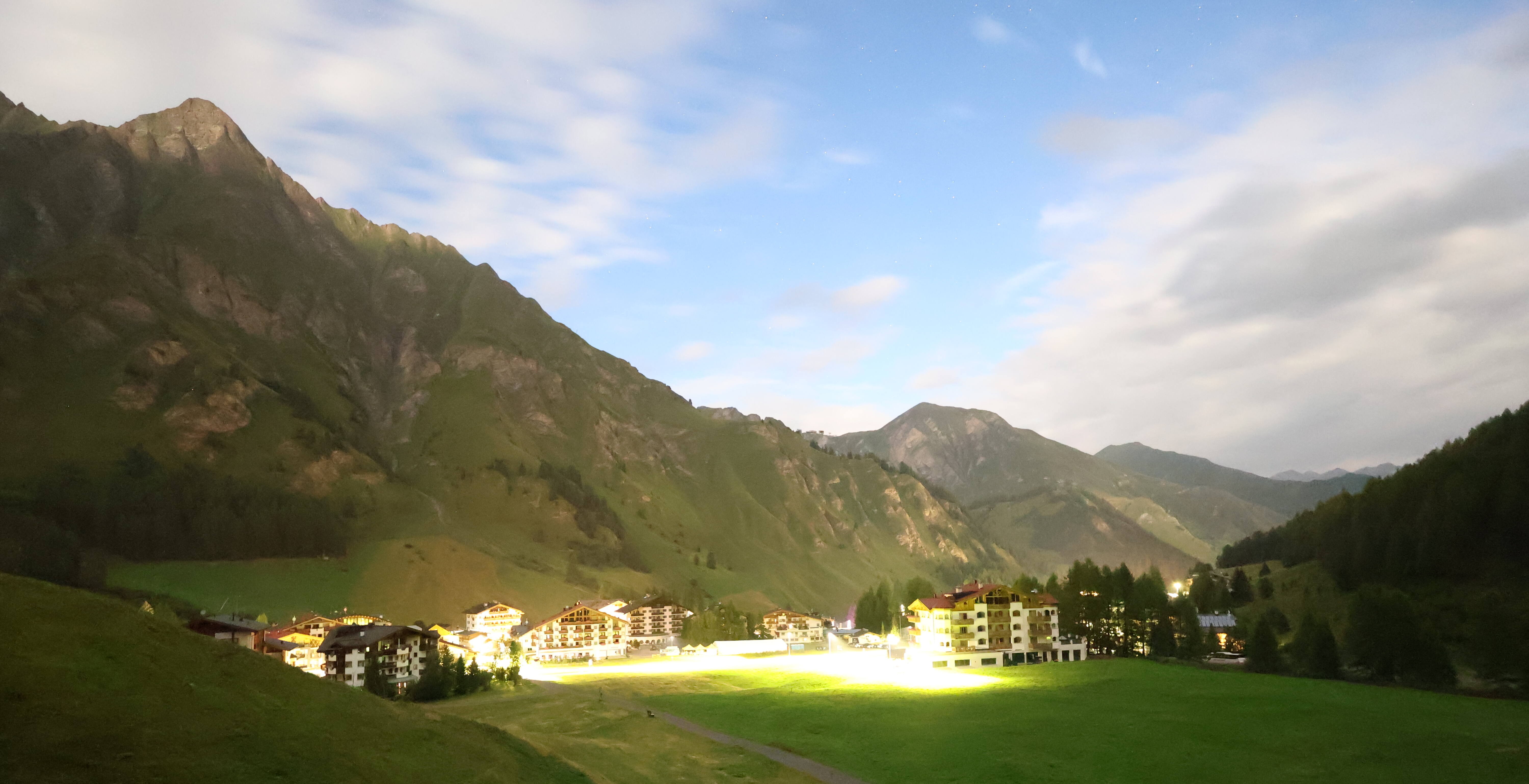 Archiv Foto Webcam Samnaun: Blick auf das Dorf