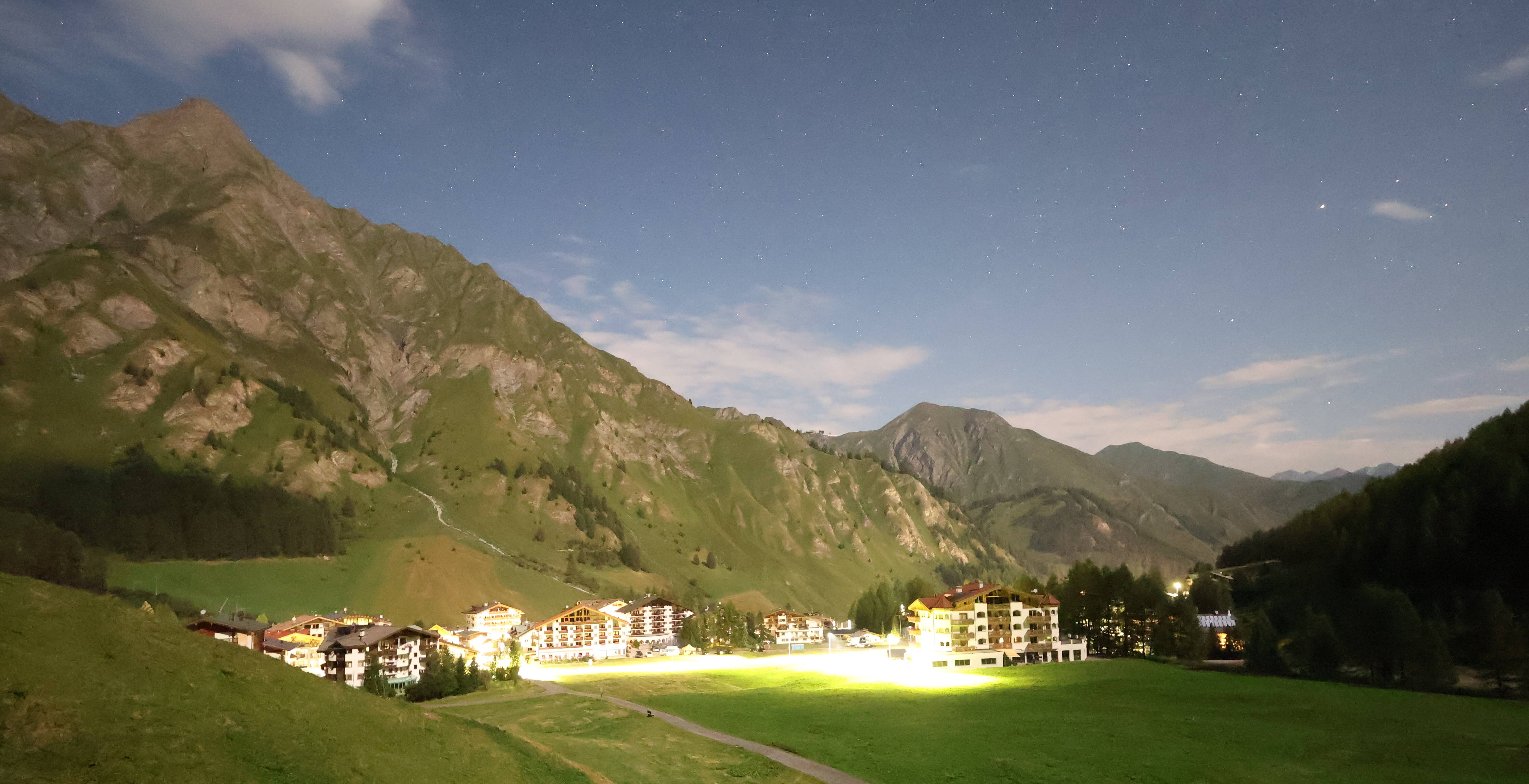 Archiv Foto Webcam Samnaun: Blick auf das Dorf