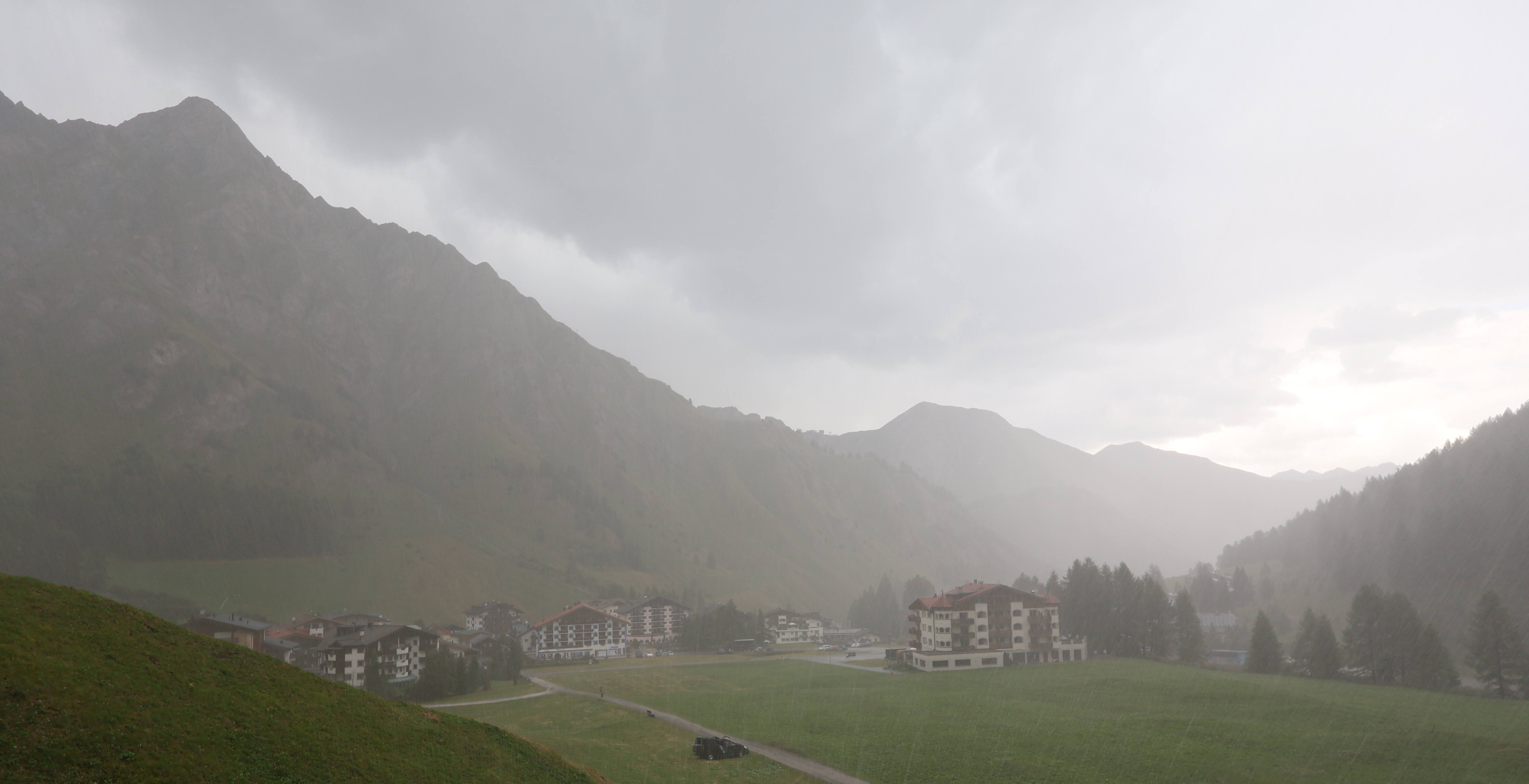 Archiv Foto Webcam Samnaun: Blick auf das Dorf