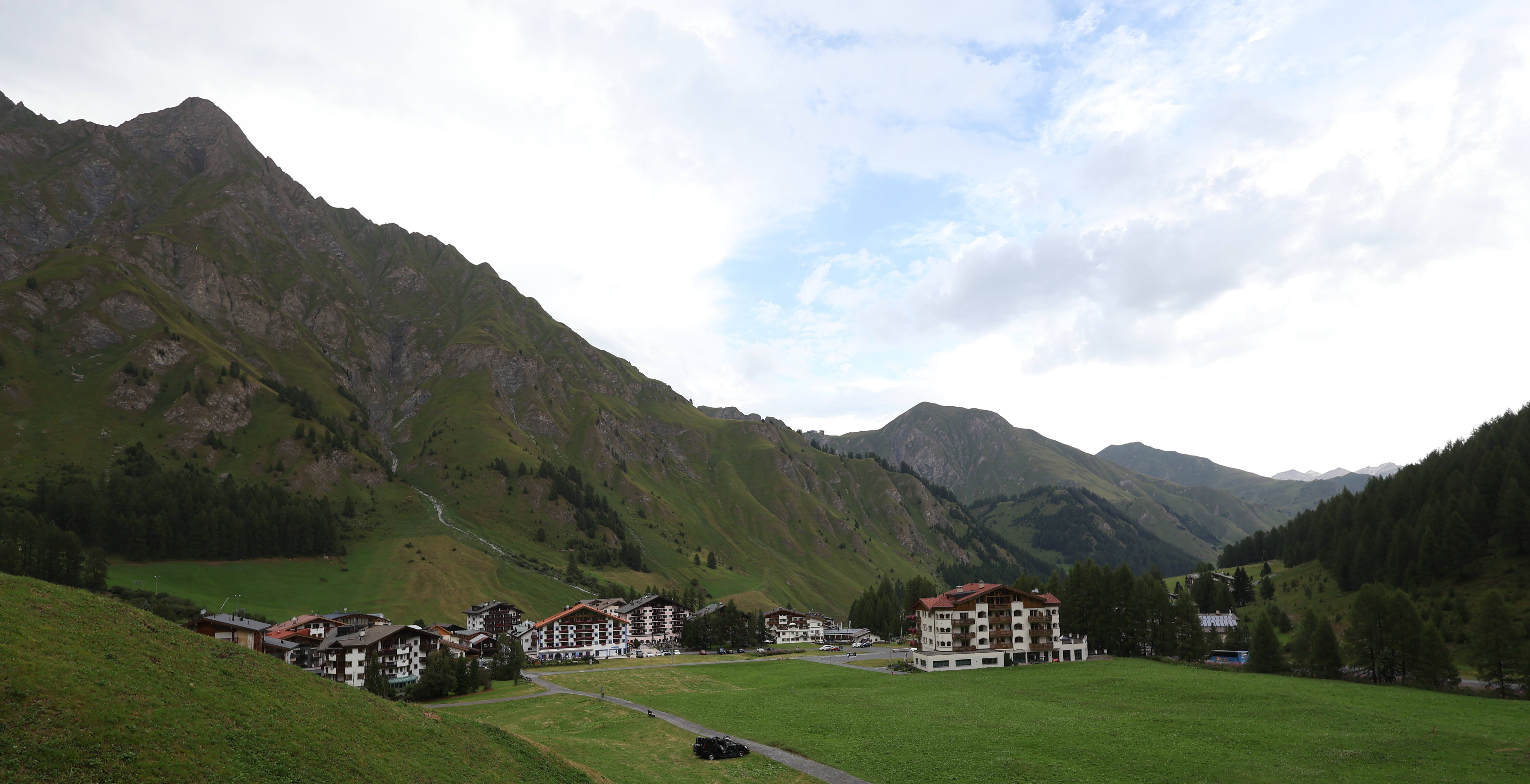 Archiv Foto Webcam Samnaun: Blick auf das Dorf