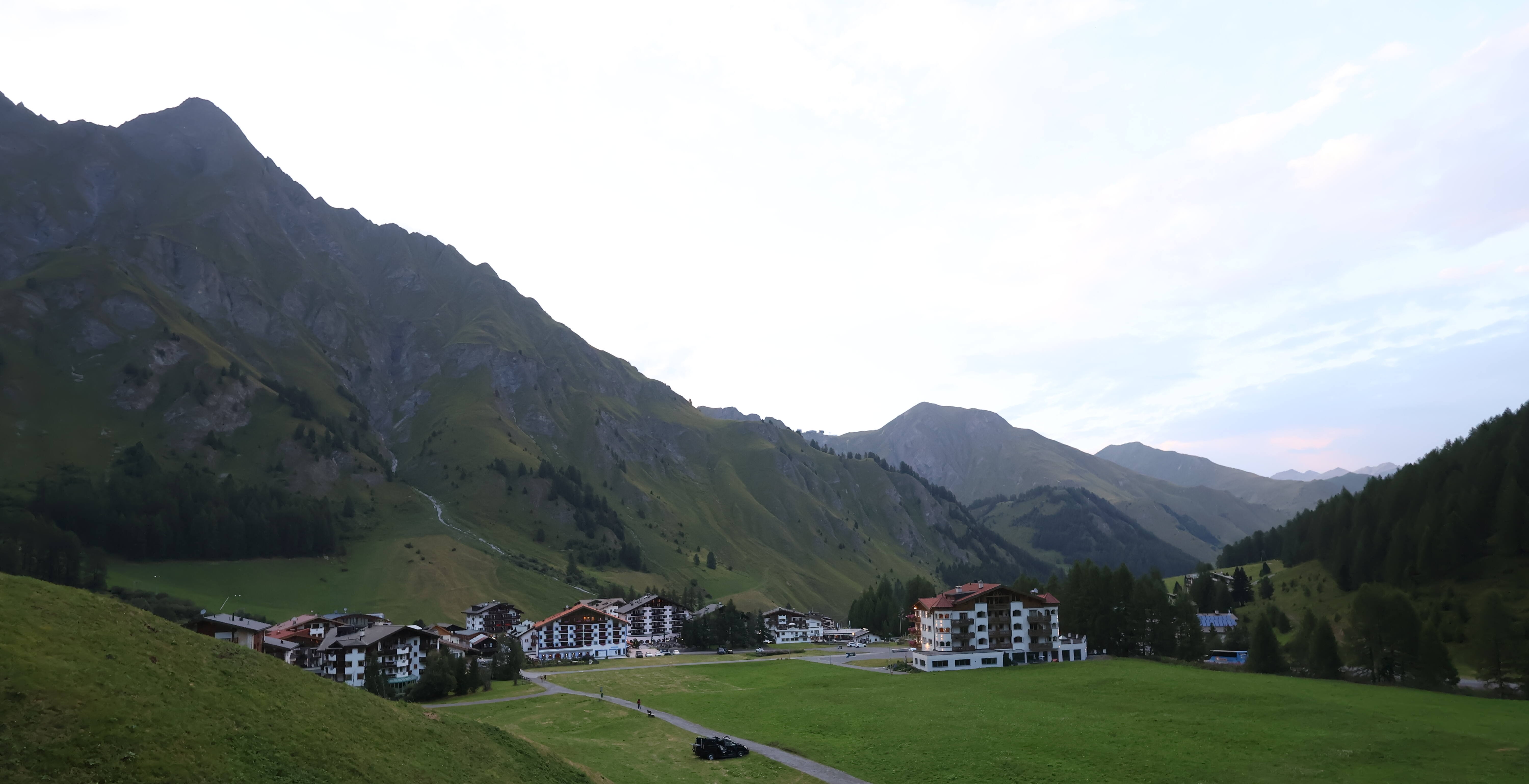 Archiv Foto Webcam Samnaun: Blick auf das Dorf