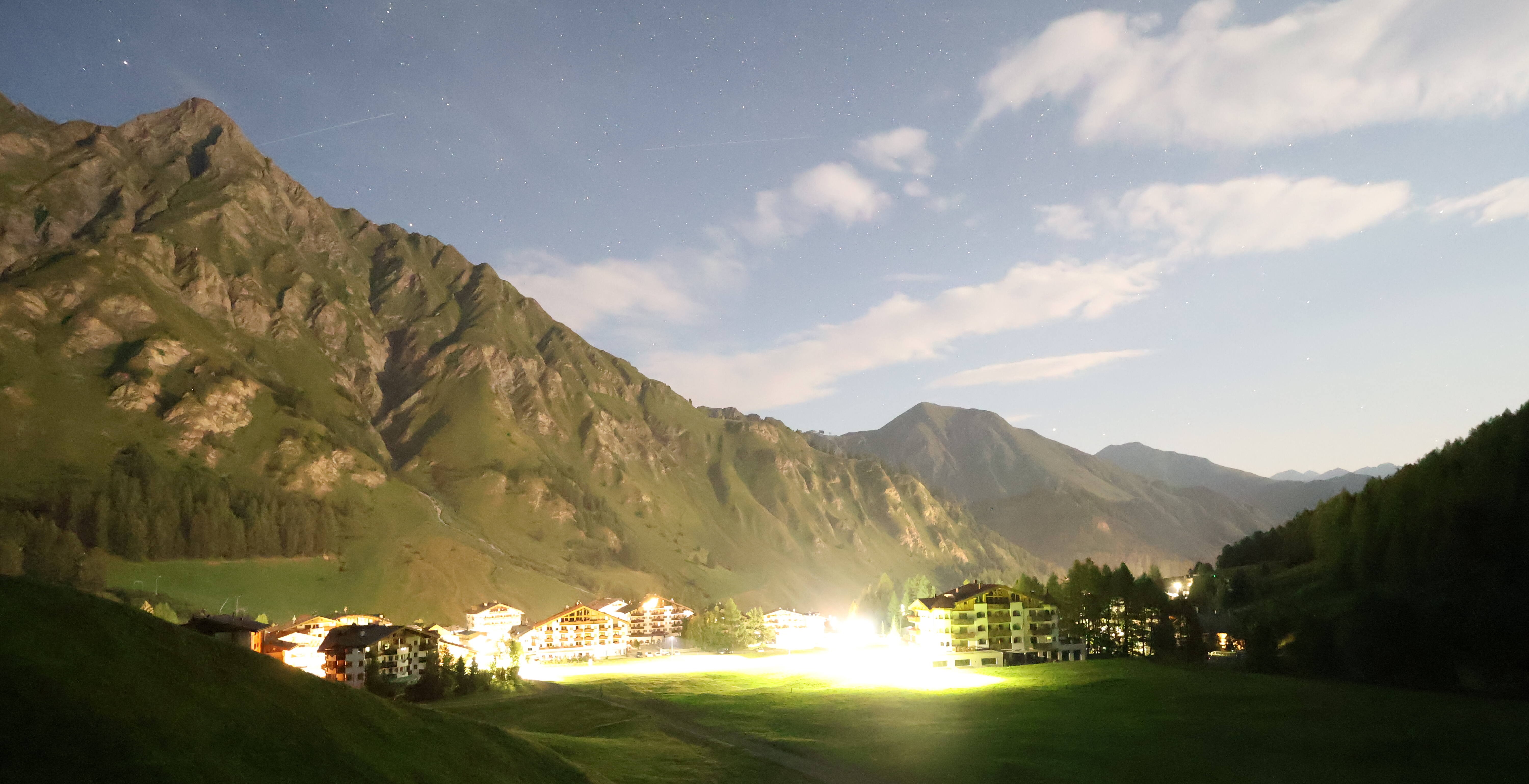 Archived image Webcam Samnaun: Village View