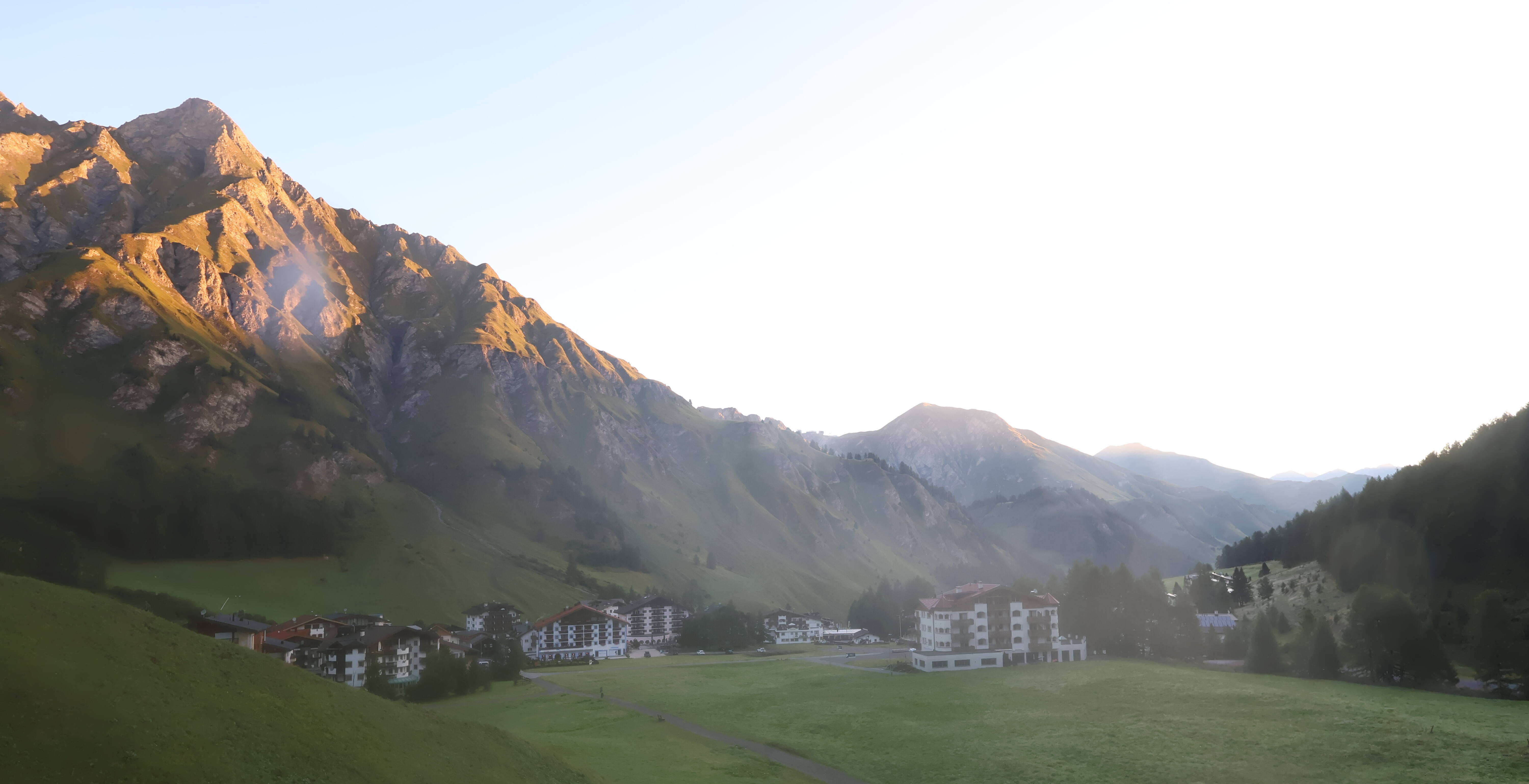 Archiv Foto Webcam Samnaun: Blick auf das Dorf