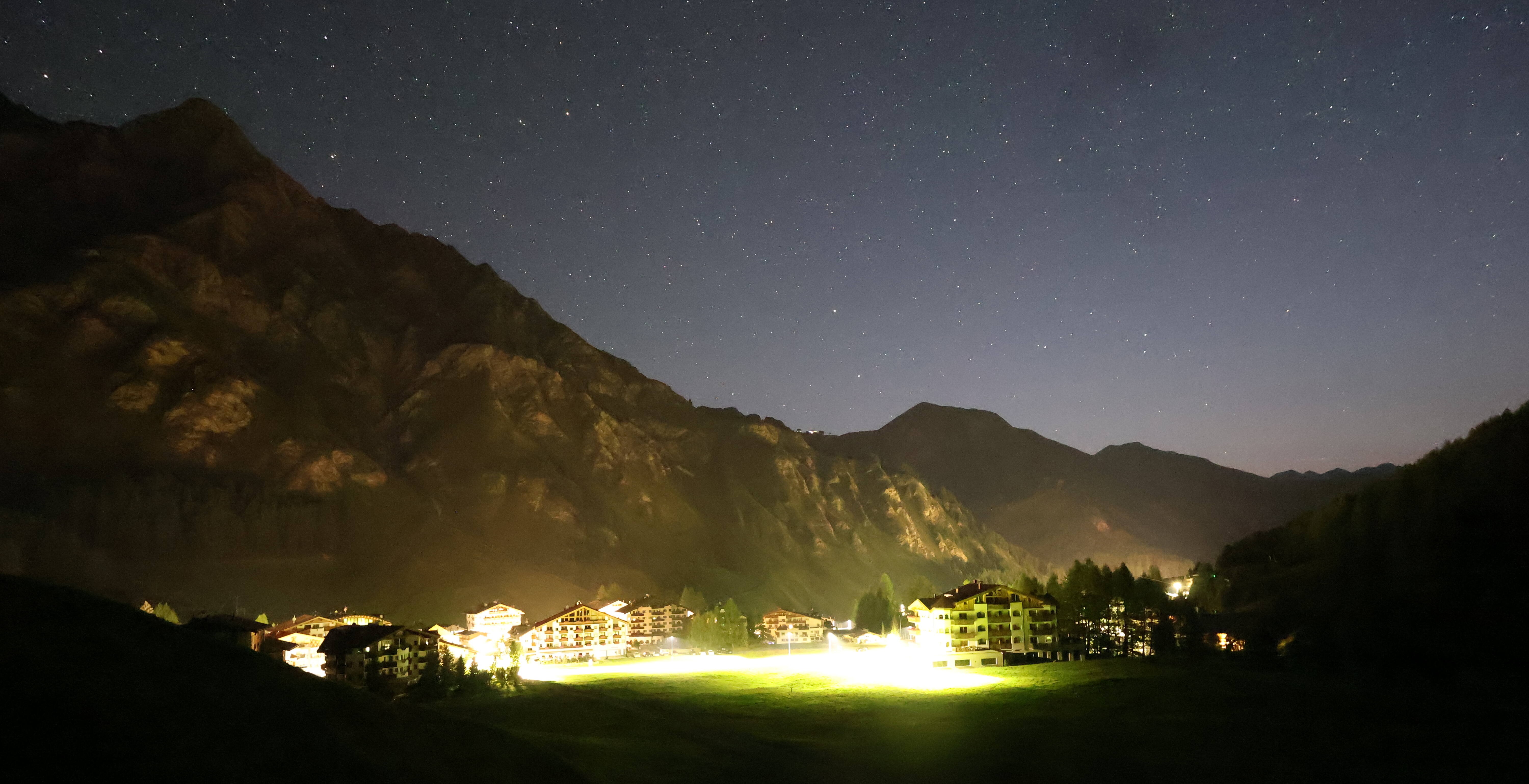 Archiv Foto Webcam Samnaun: Blick auf das Dorf