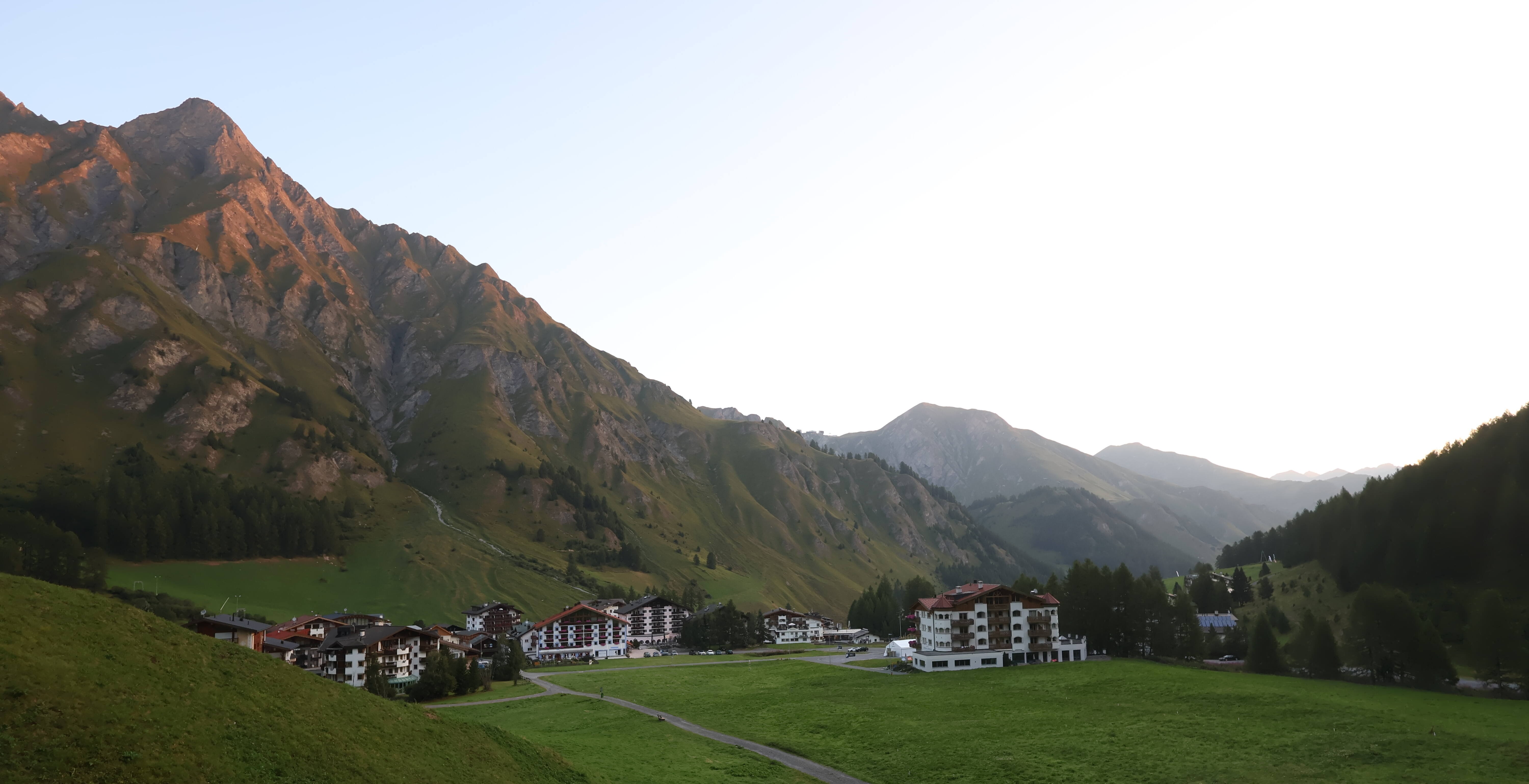 Archiv Foto Webcam Samnaun: Blick auf das Dorf