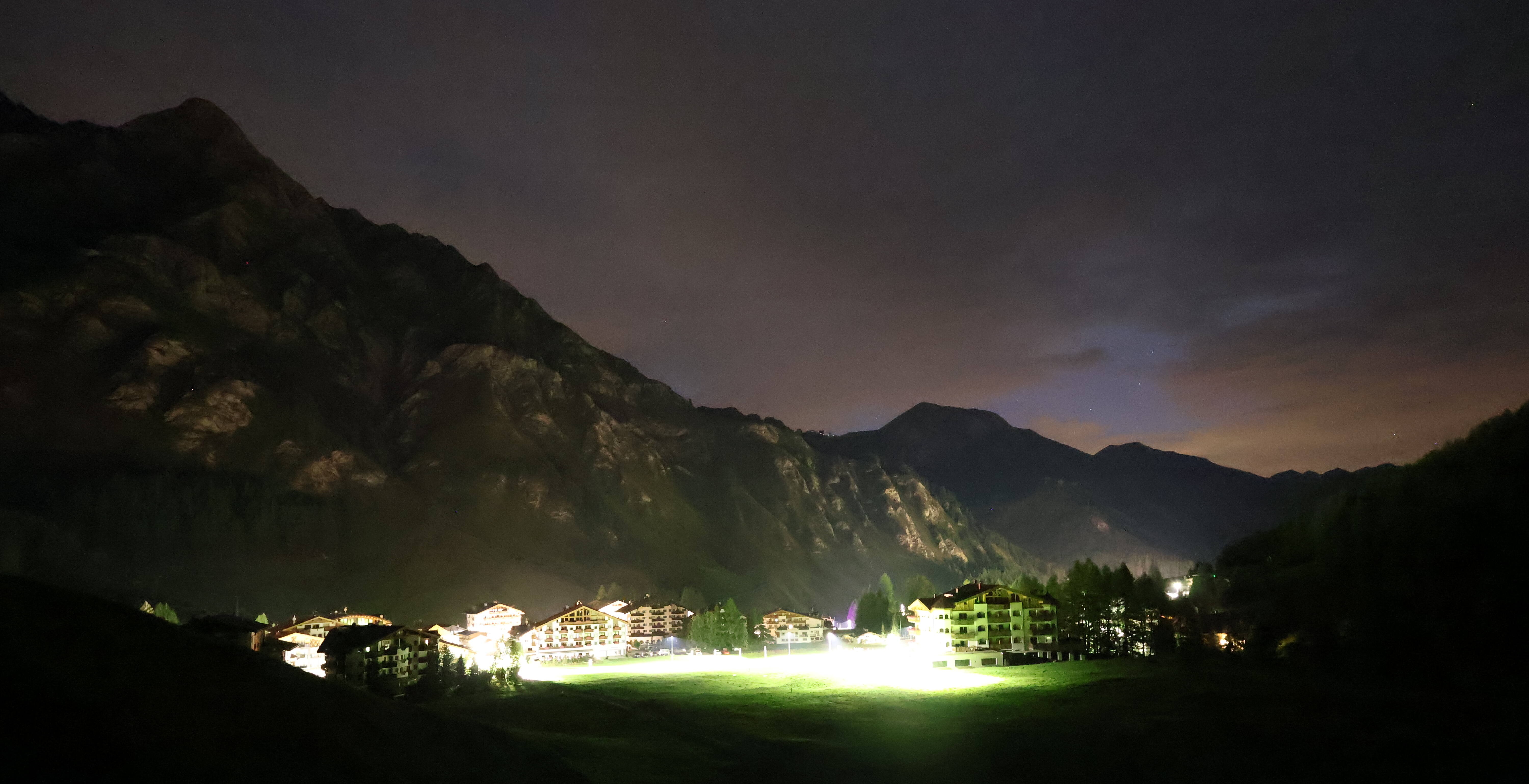 Archiv Foto Webcam Samnaun: Blick auf das Dorf