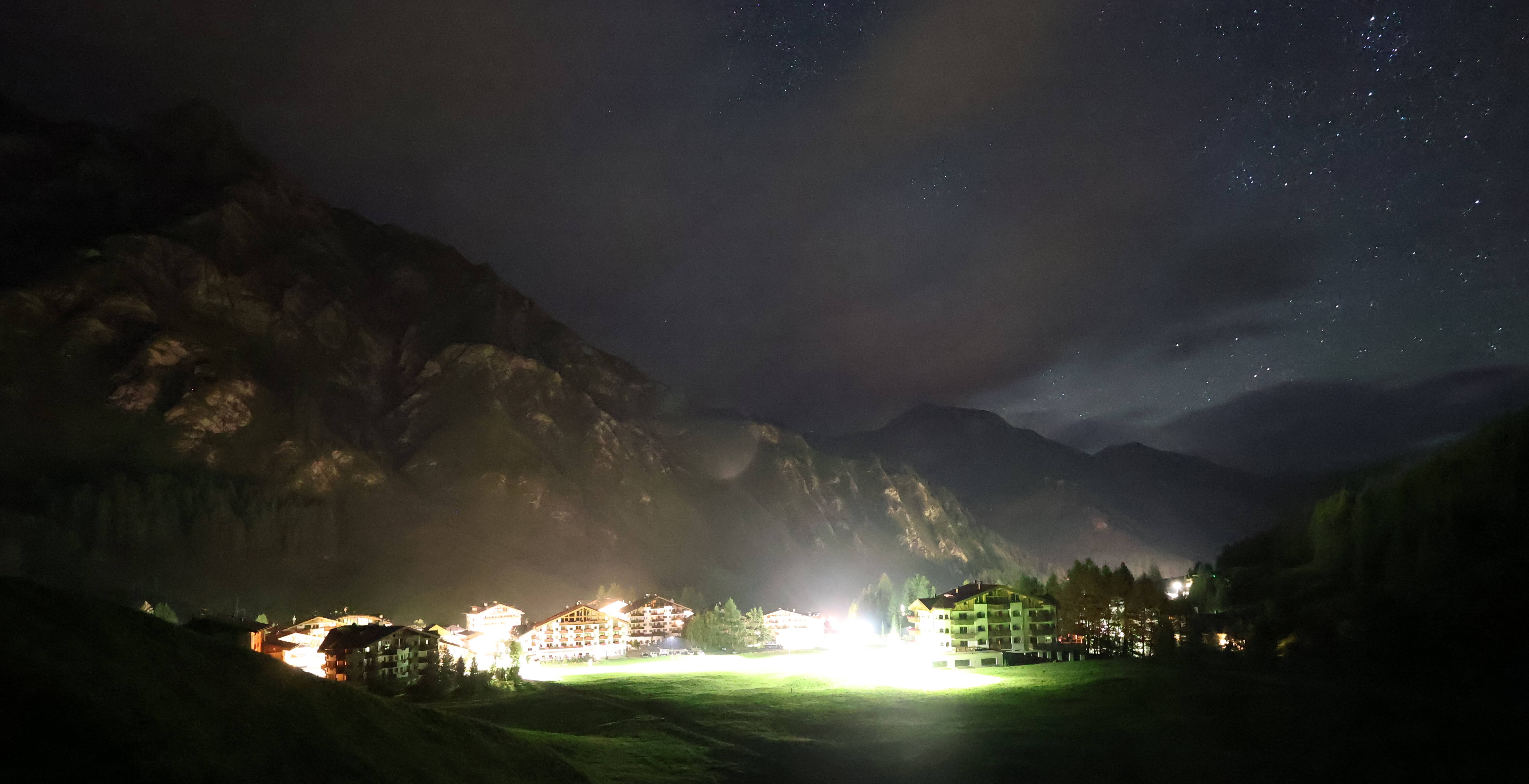 Archiv Foto Webcam Samnaun: Blick auf das Dorf