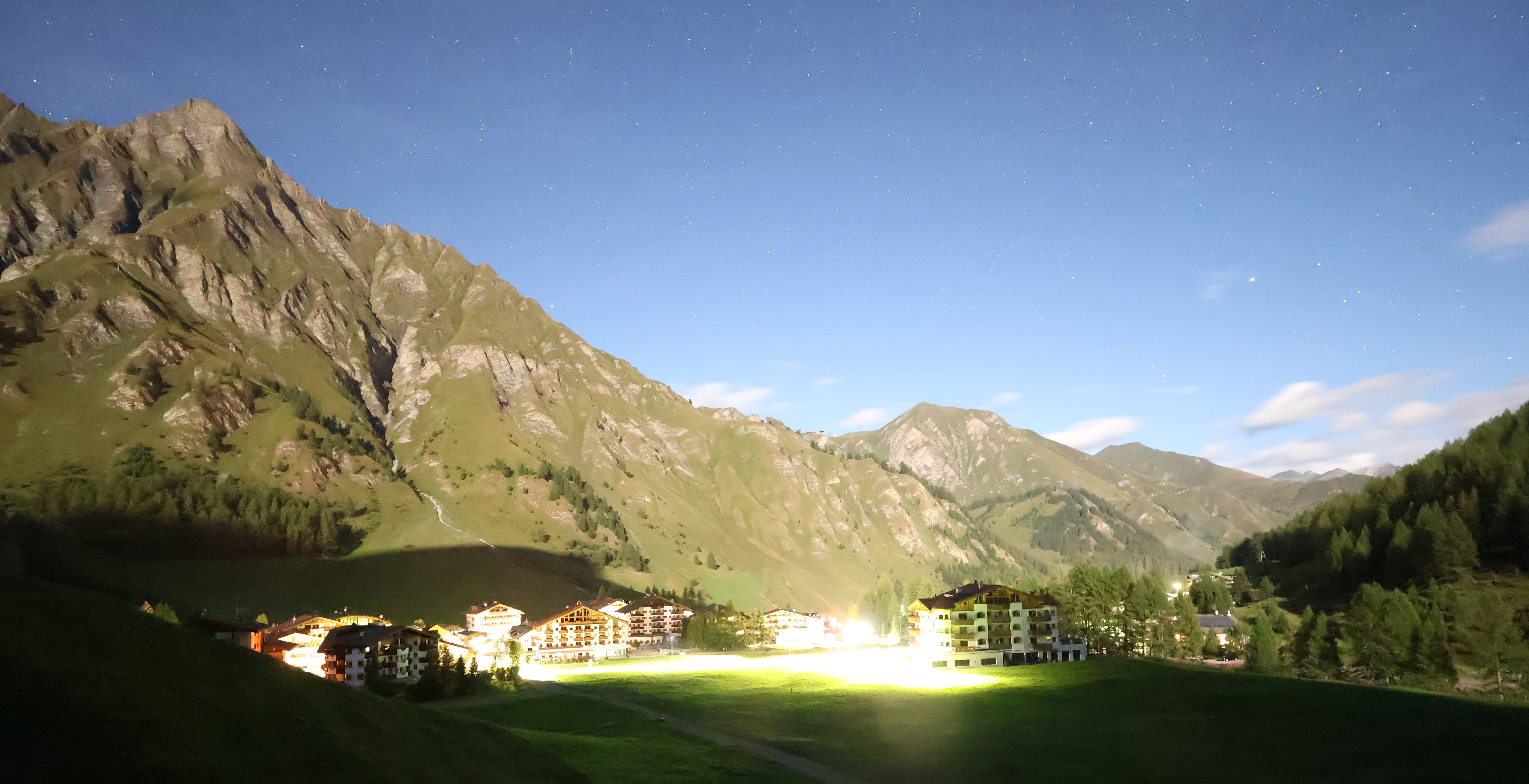 Archiv Foto Webcam Samnaun: Blick auf das Dorf