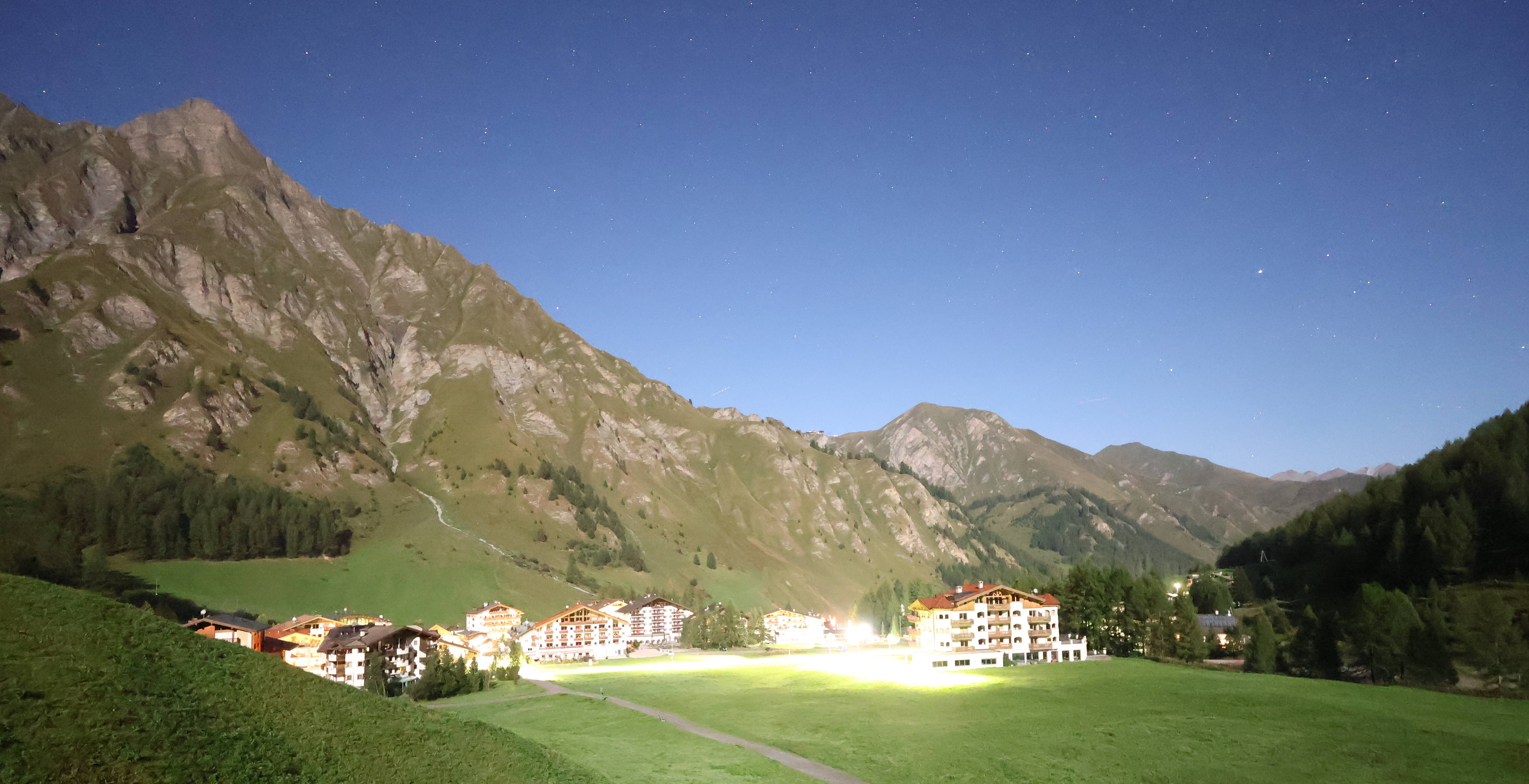 Archived image Webcam Samnaun: Village View