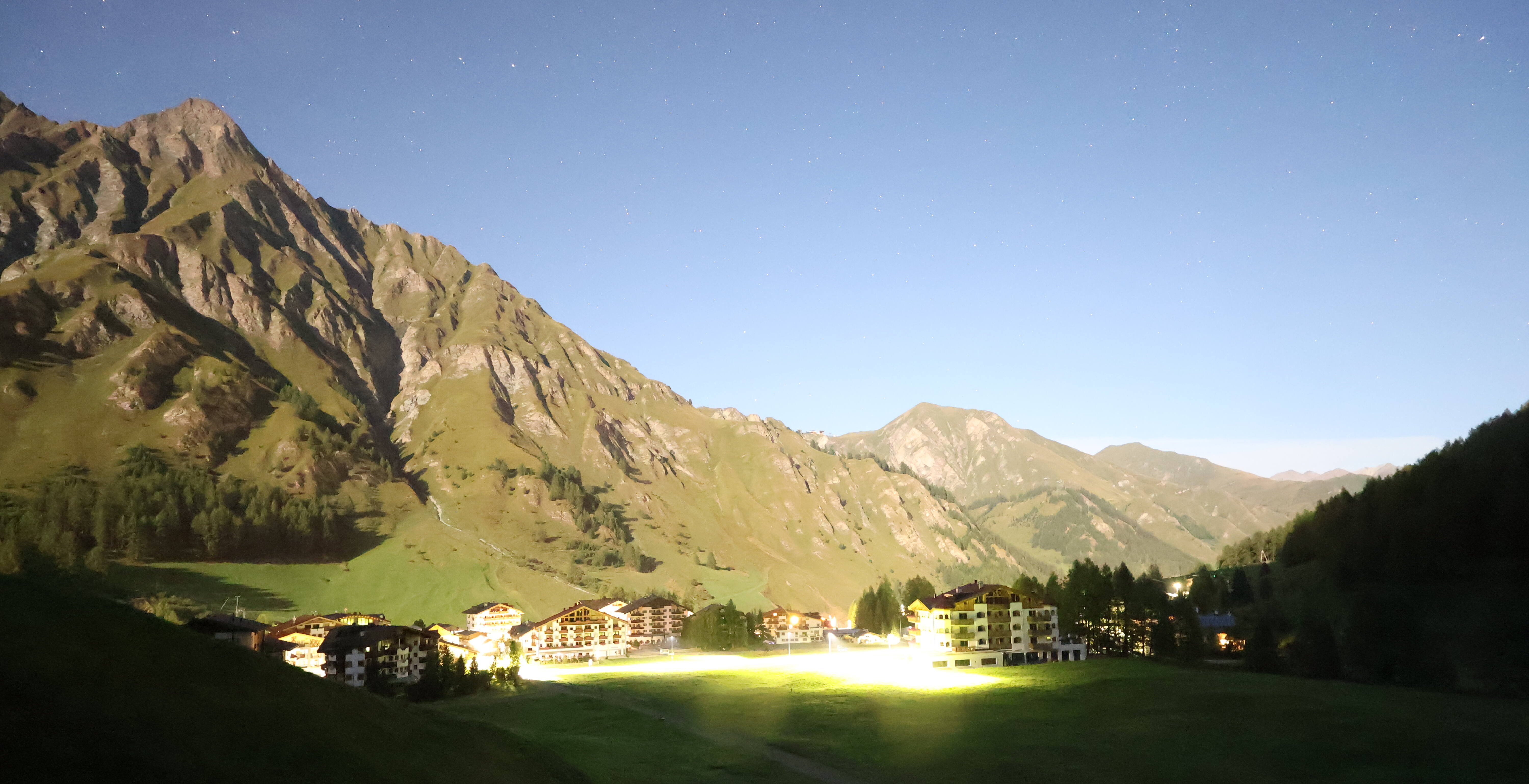 Archived image Webcam Samnaun: Village View