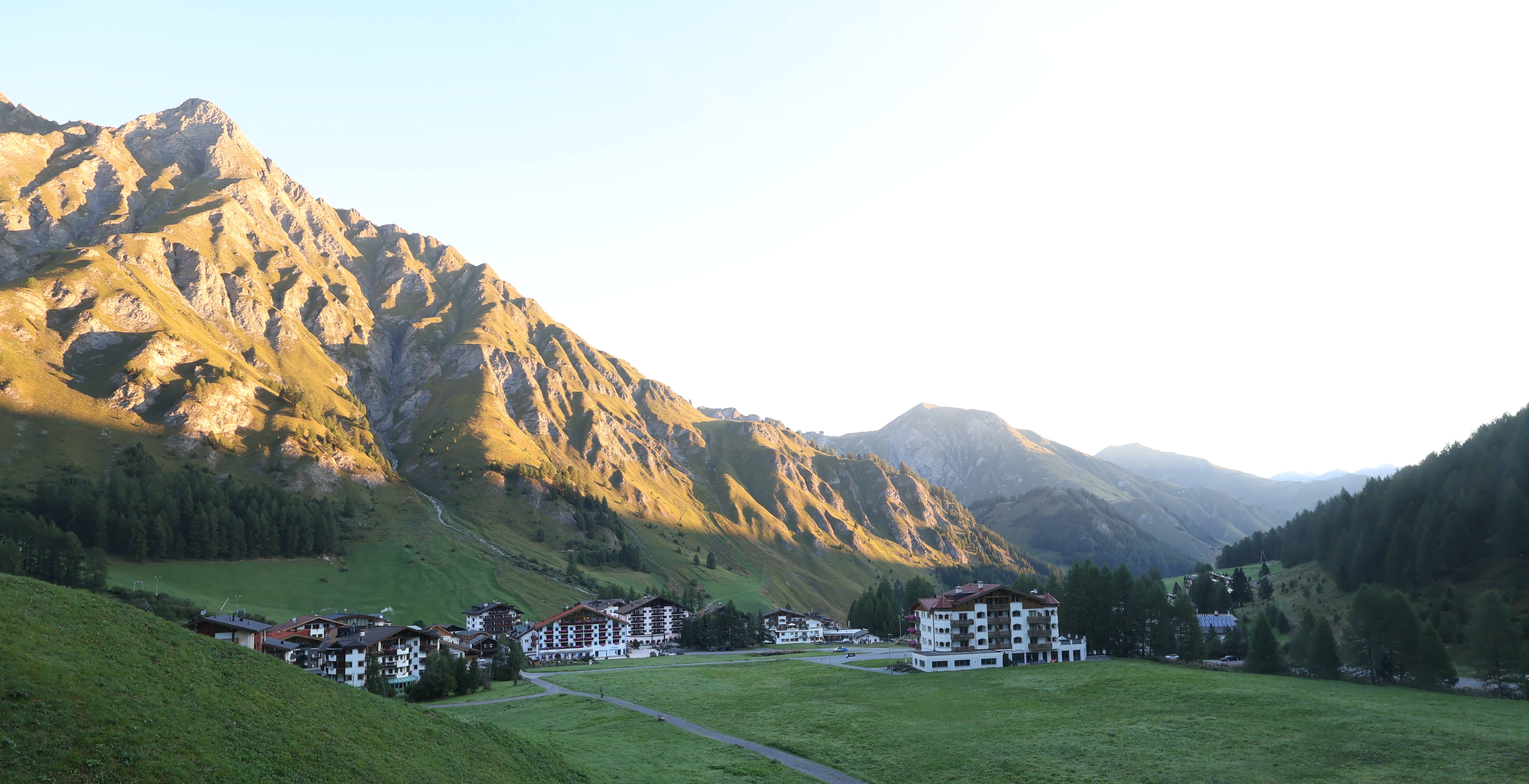 Archiv Foto Webcam Samnaun: Blick auf das Dorf