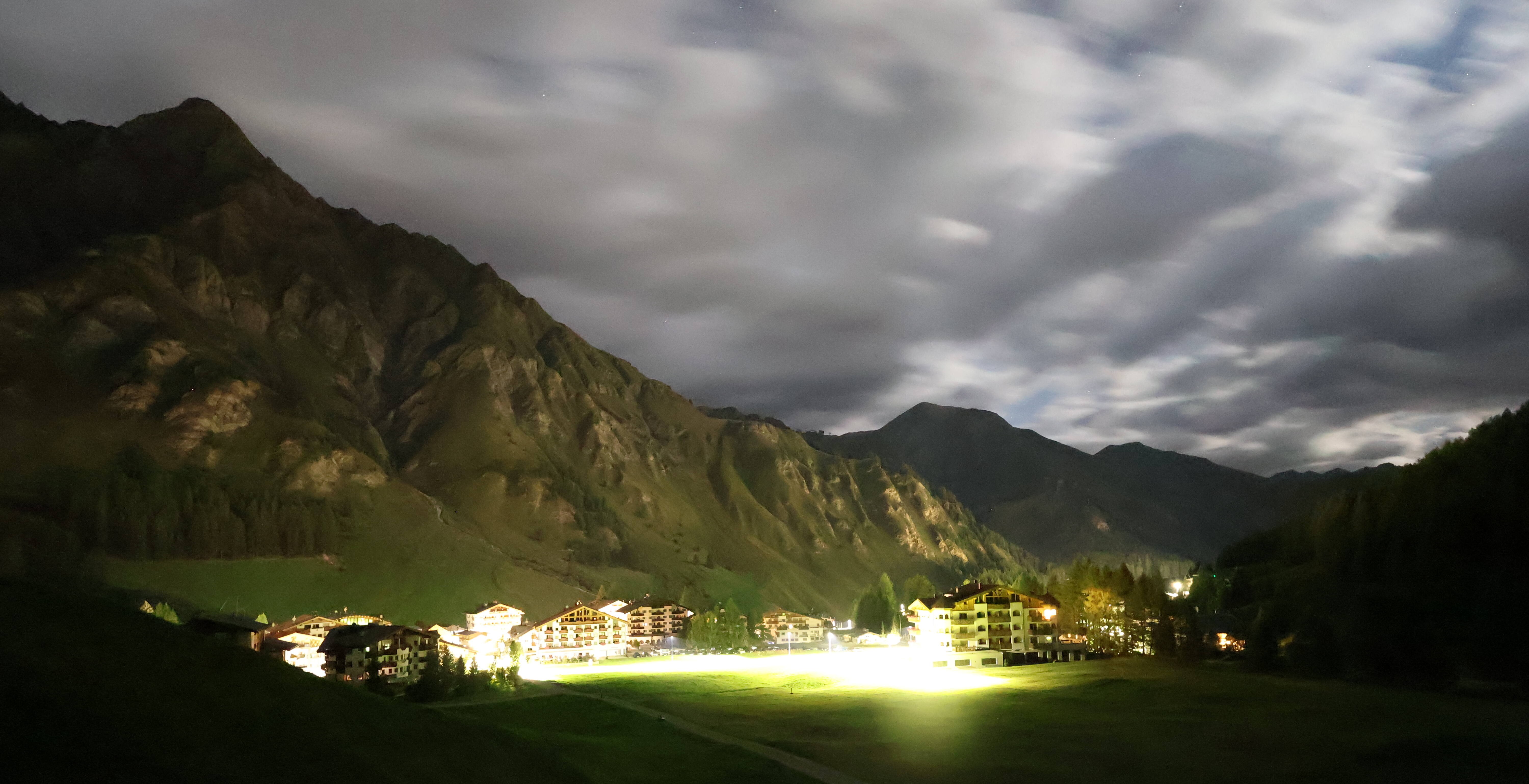 Archived image Webcam Samnaun: Village View