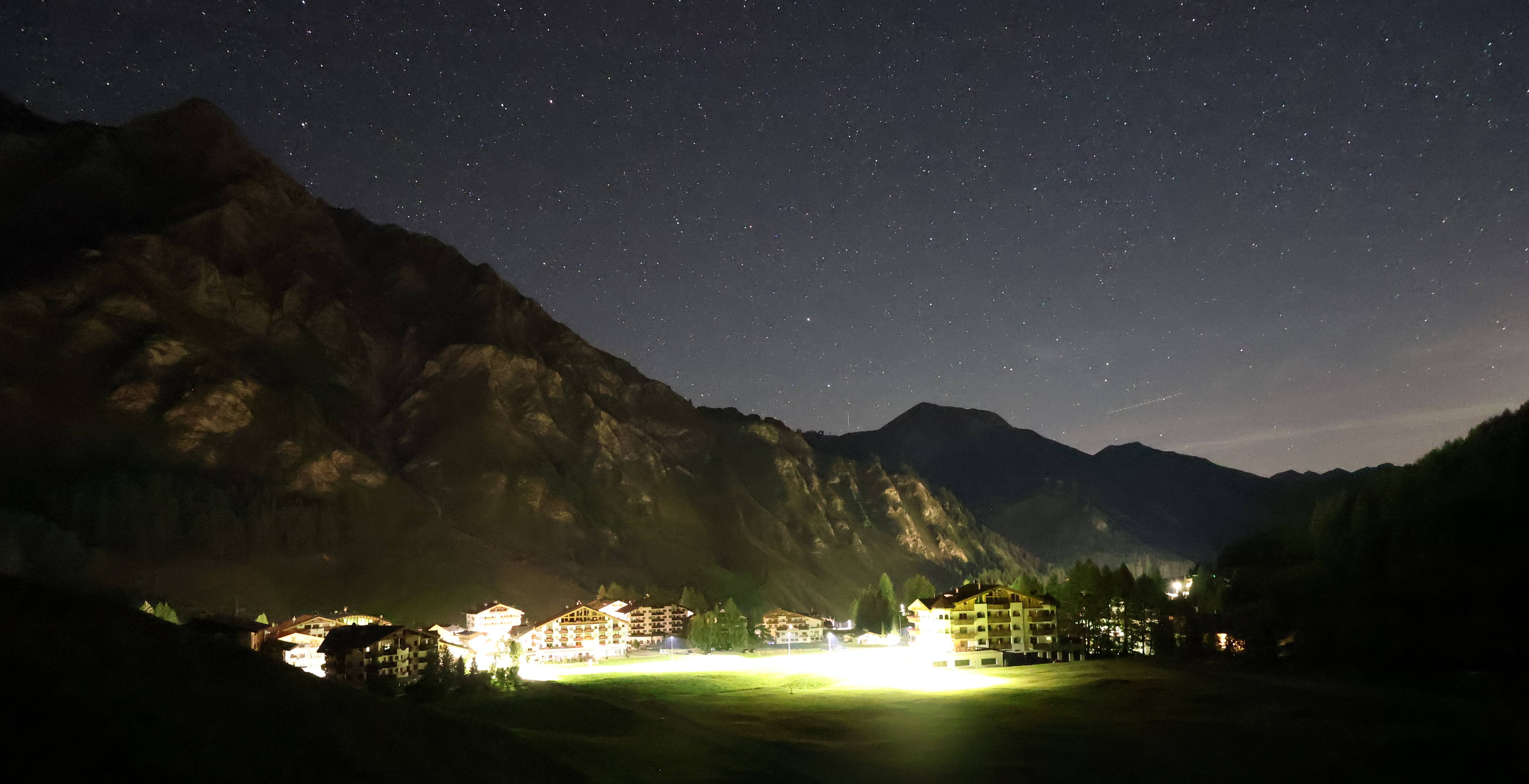 Archiv Foto Webcam Samnaun: Blick auf das Dorf