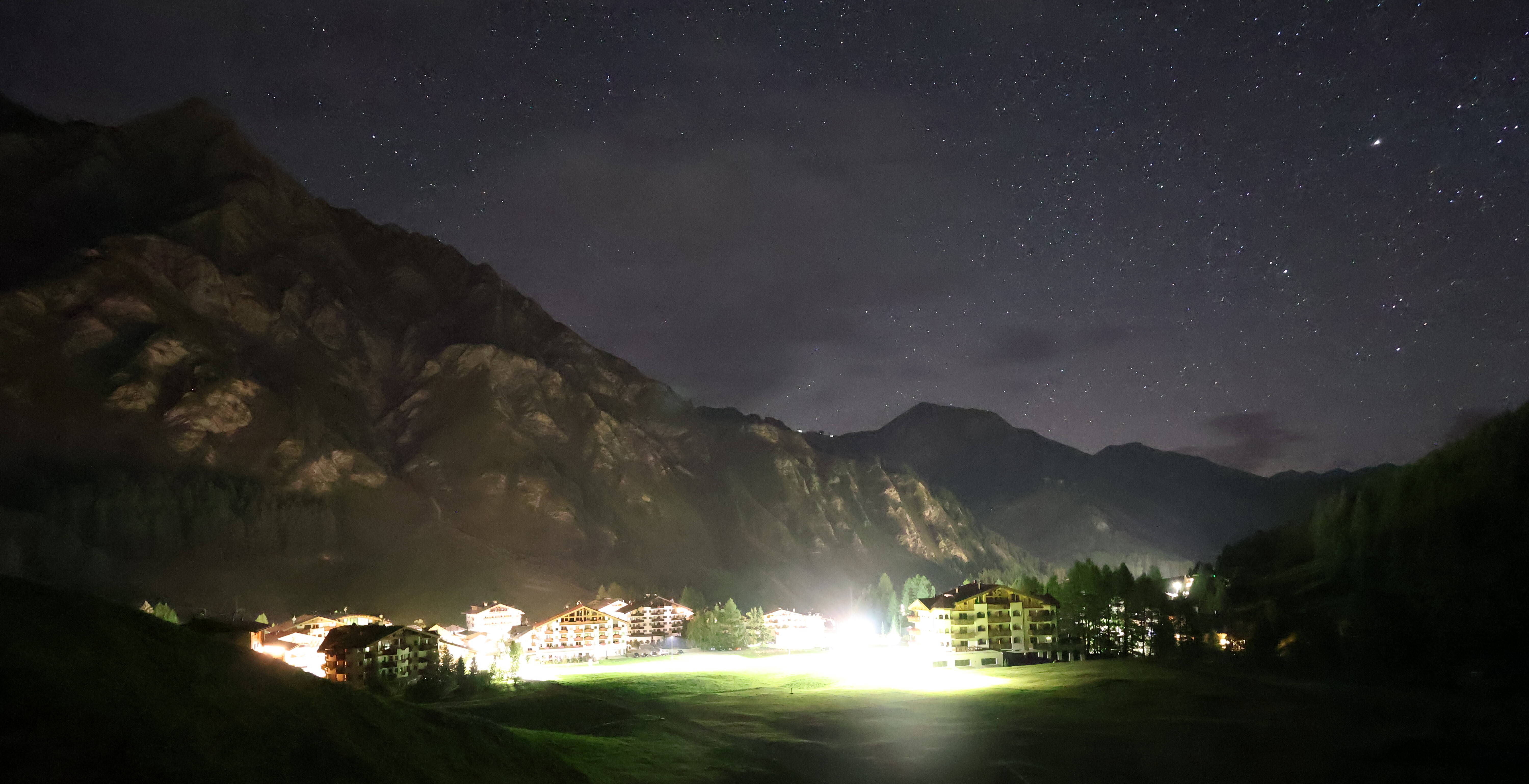 Archiv Foto Webcam Samnaun: Blick auf das Dorf