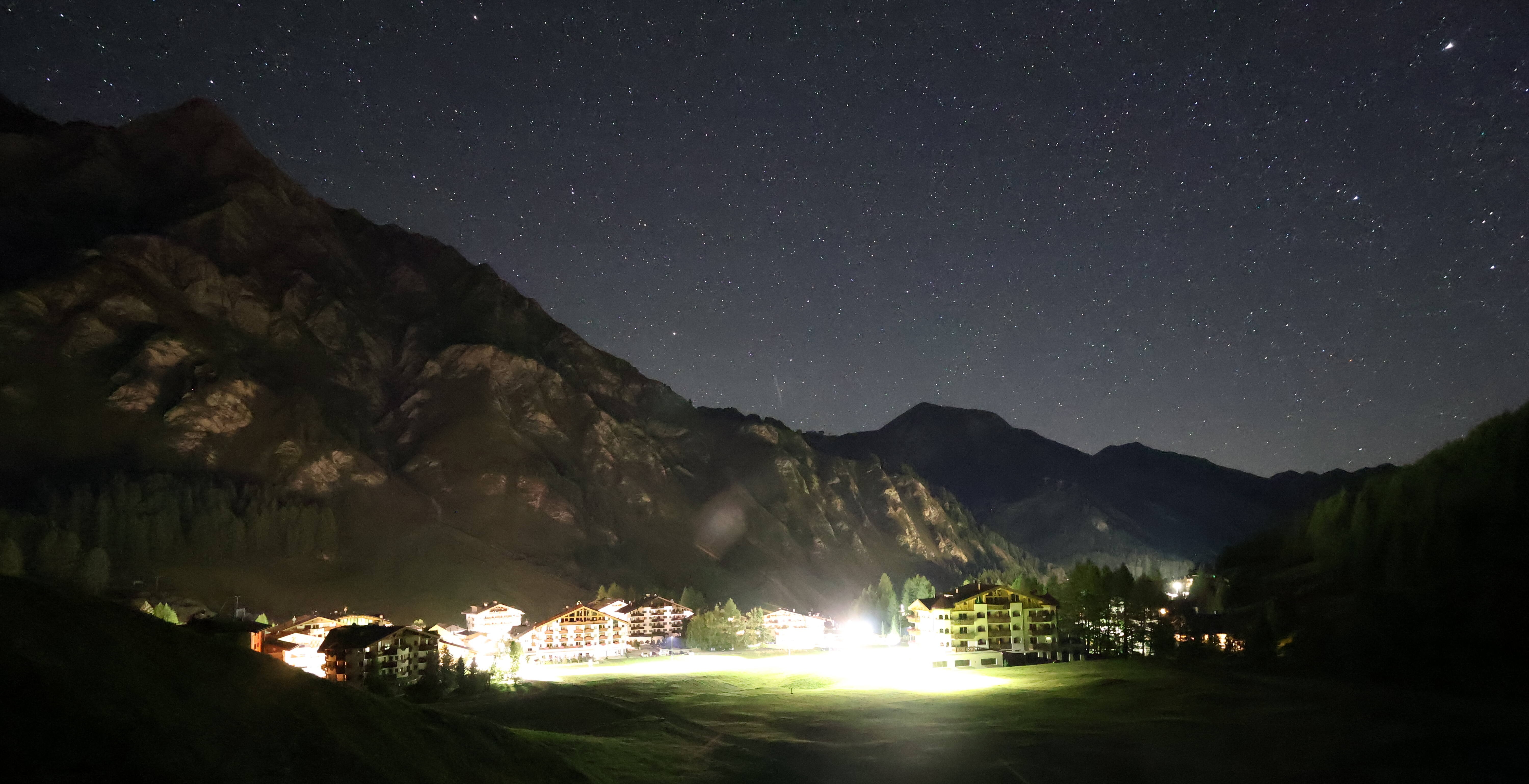 Archiv Foto Webcam Samnaun: Blick auf das Dorf