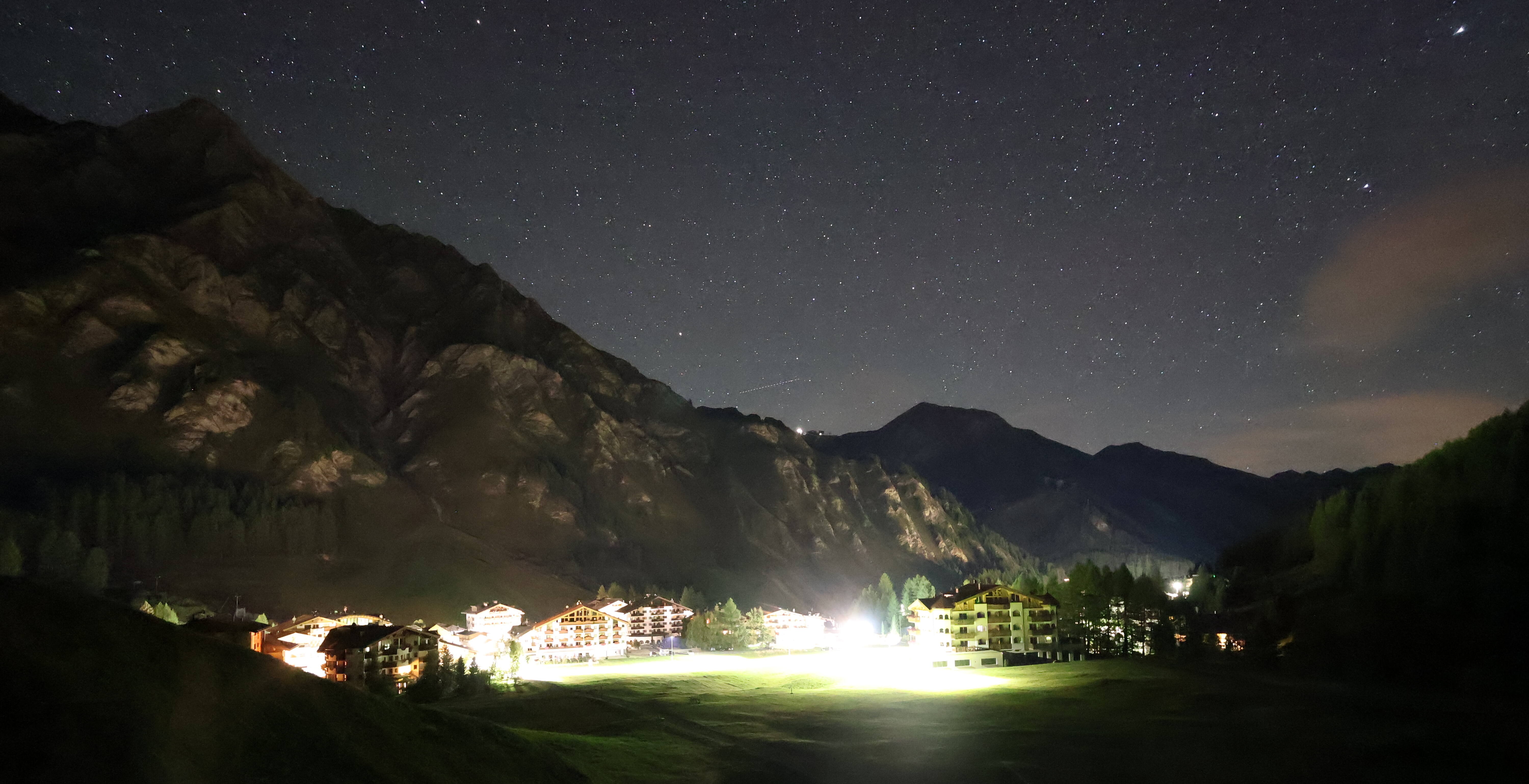 Archiv Foto Webcam Samnaun: Blick auf das Dorf