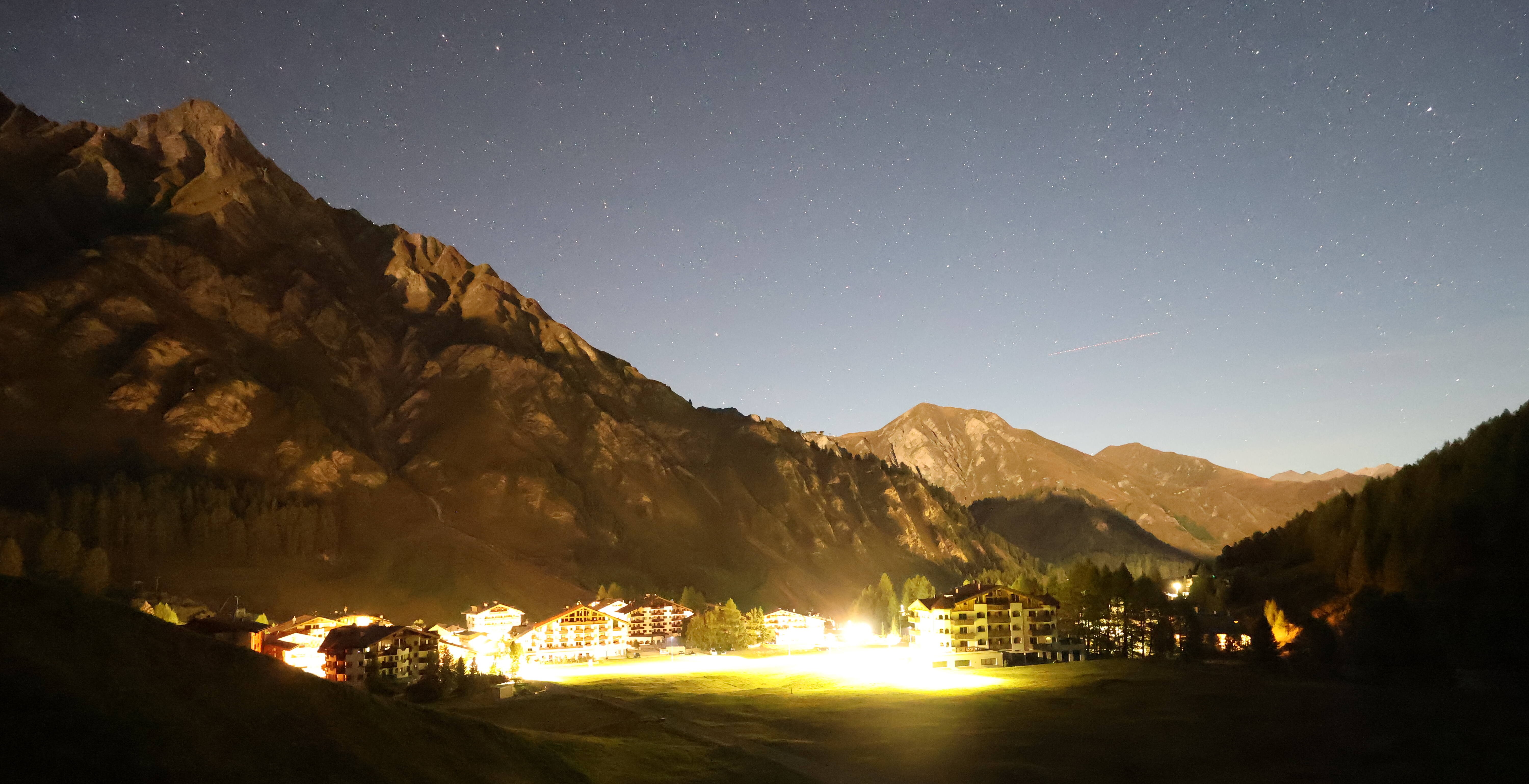 Archiv Foto Webcam Samnaun: Blick auf das Dorf